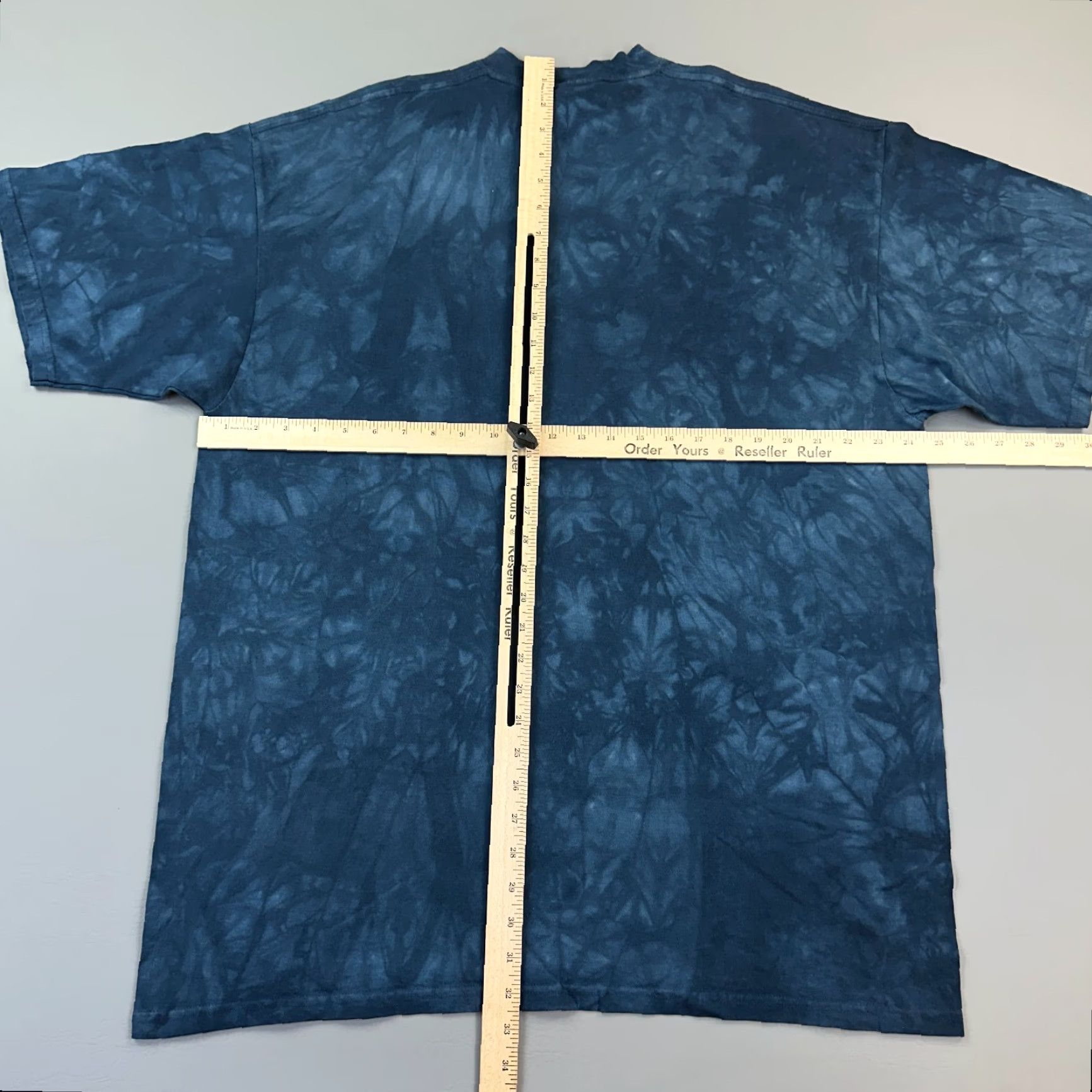 The Mountain VINTAGE The Mountain Shirt Mens 2XL Blue Tie Dye Bass Nature Deadstock 90s Shirt Adult 2XL Blue Tie Dye The Mountain 90s Vintage Mens Shirt Size US XXL / EU 58 / 5 - 5 Thumbnail