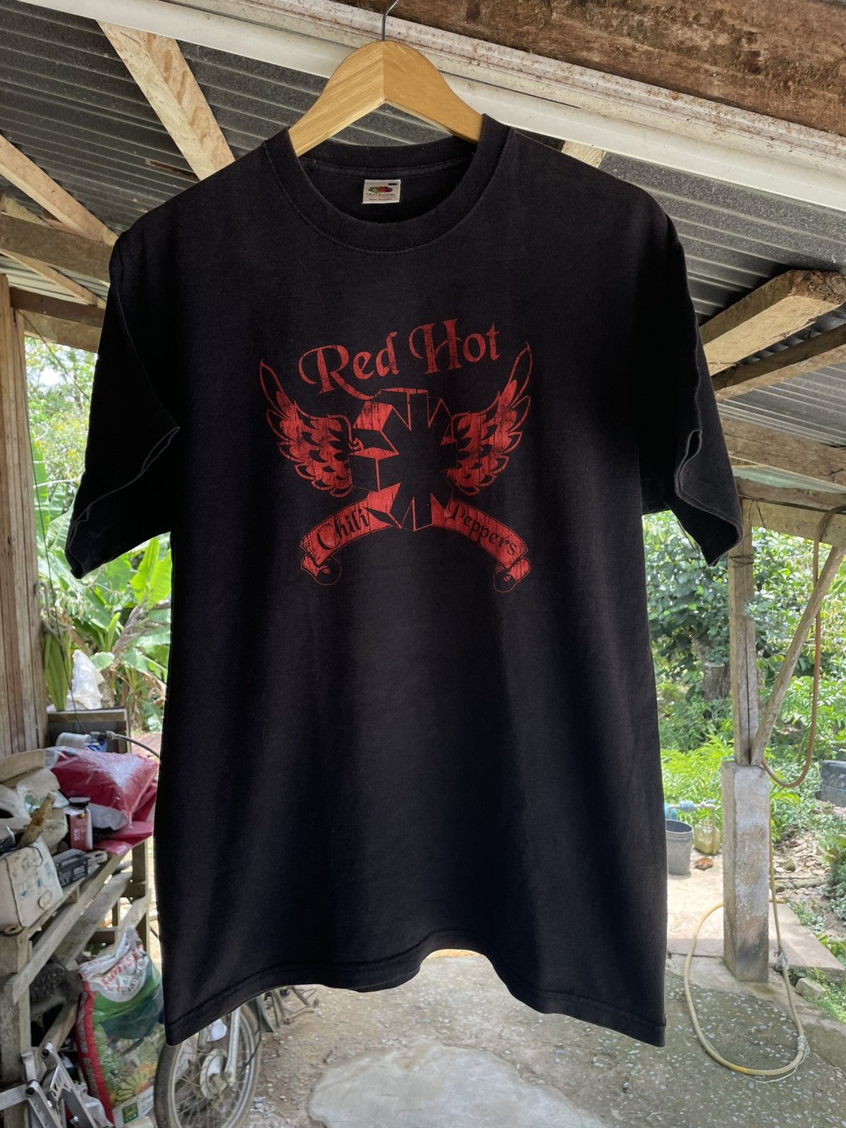 Vintage Vintage y2k red hot chili peppers faded tshirt Size US M / EU 48-50 / 2 - 1 Thumbnail