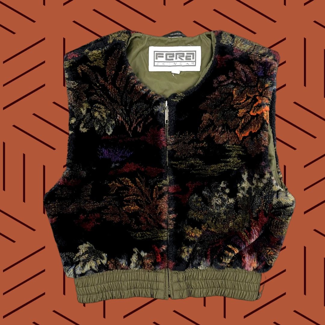 Vintage FERA Skiwear Vest Womens Size 8 S/M Cropped Faux Fur Fuzzy Black Floral Full Zip Vintage Womens Size M / US 6-8 / IT 42-44 - 1 Thumbnail