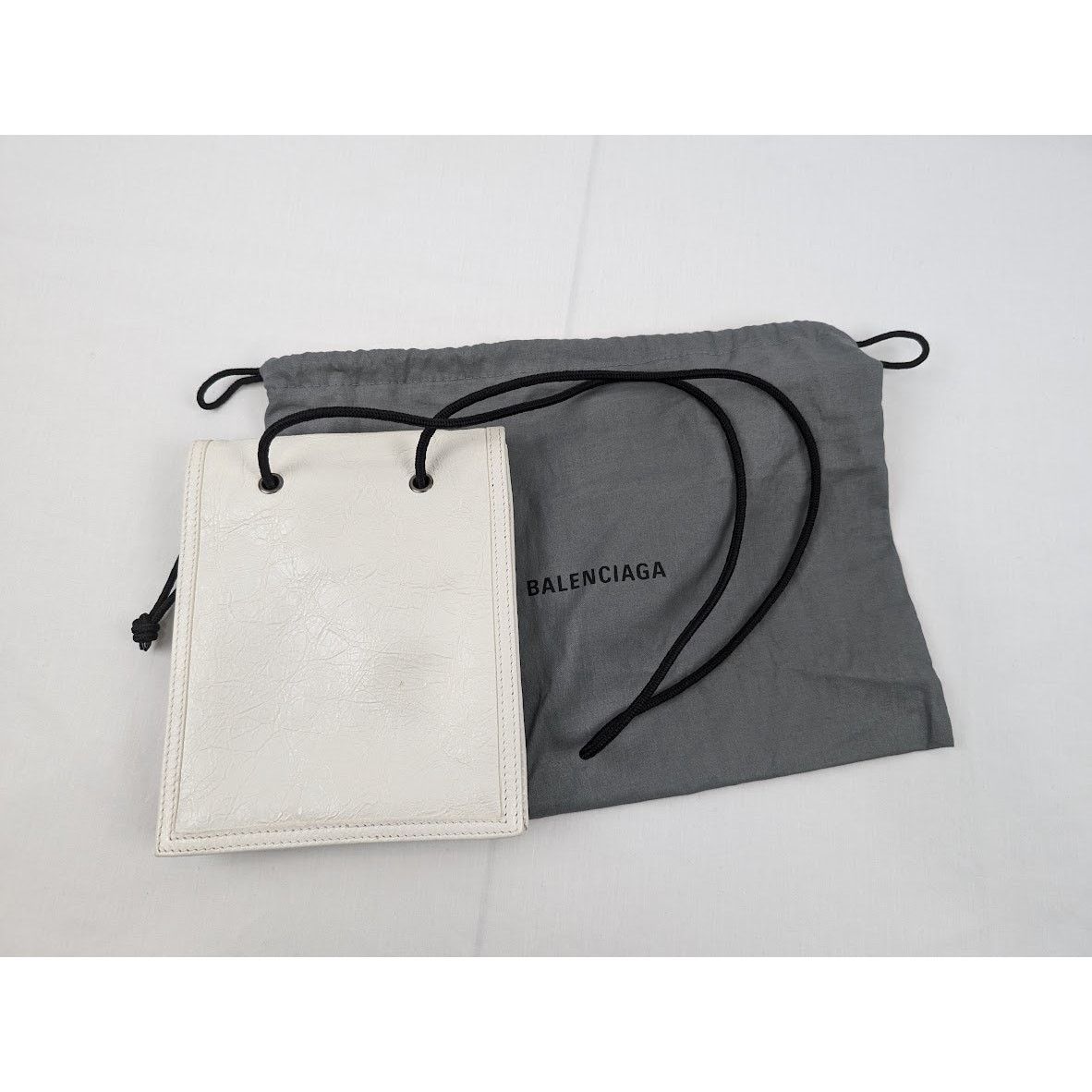 Balenciaga o1rshd1 Size: OS / Arena Lamb Dr Explorer Pouch Strap White Size ONE SIZE - 19 Thumbnail