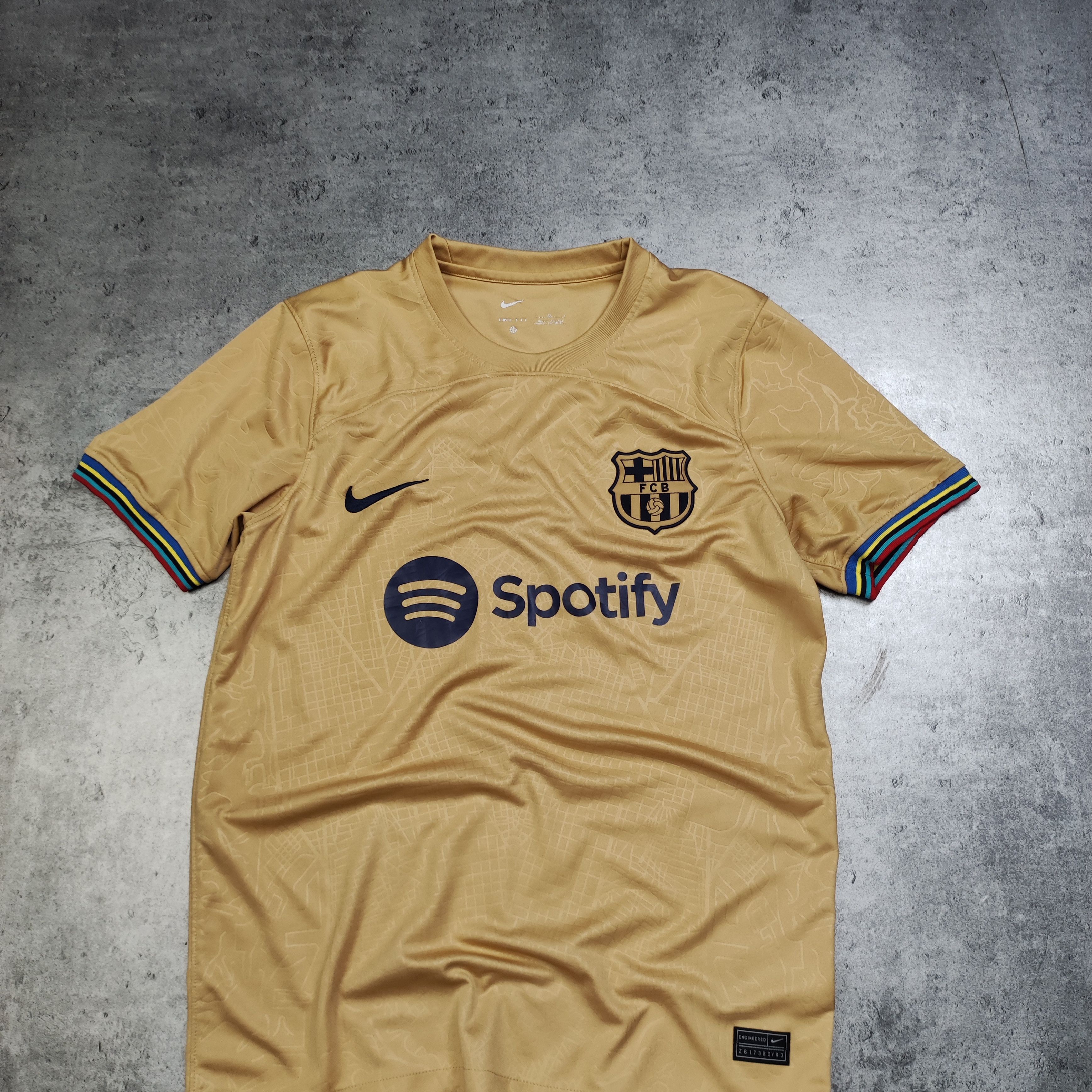 Nike RARE FC Barcelona Away 2022 Gold Spotify Football Jersey Size US M / EU 48-50 / 2 - 2 Thumbnail