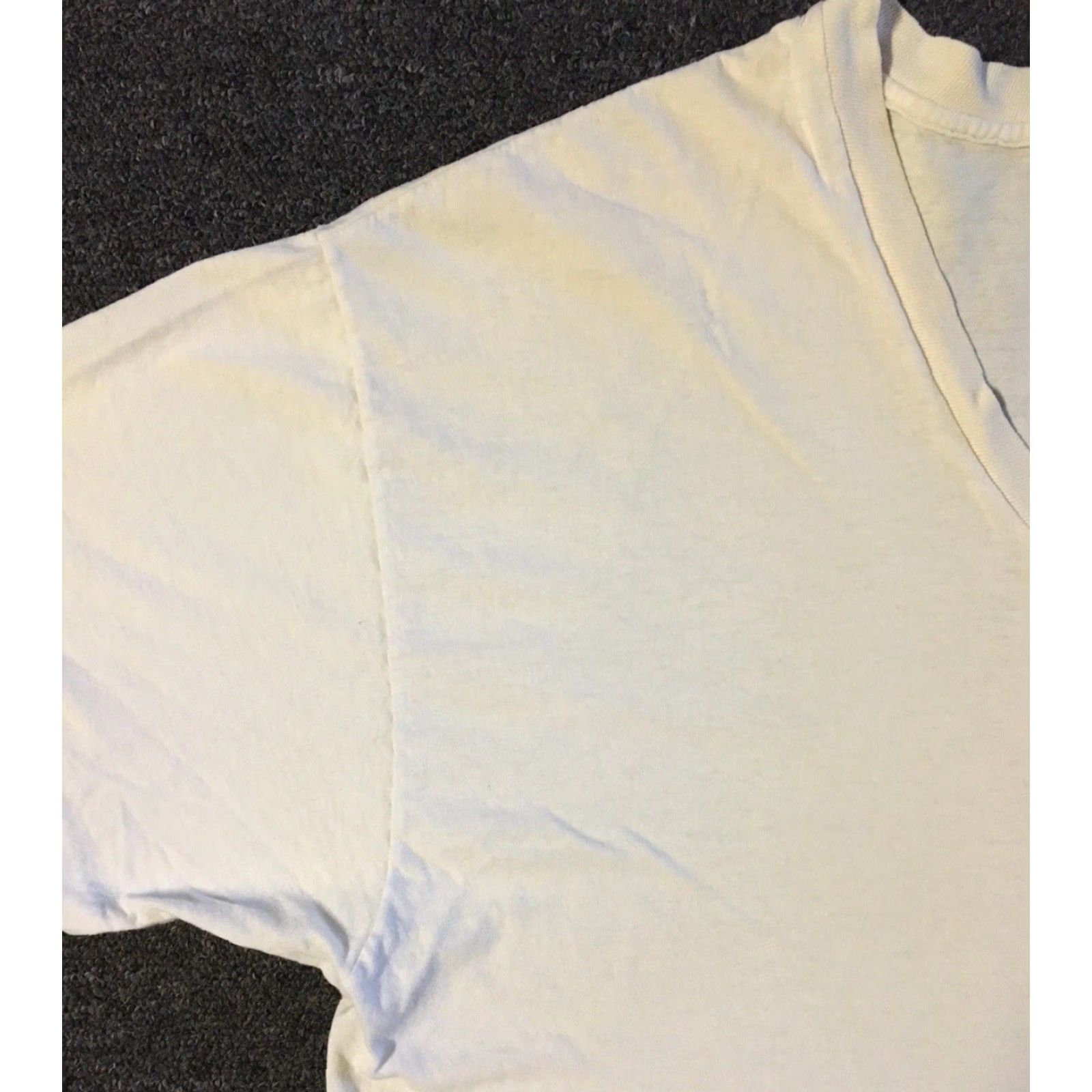 Hanes VINTAGE Hanes Shirt XL White 90s Distressed V-Neck T-Shirt Men Grunge Punk Skate Biker Rock 80s 90s California USA Size US XL / EU 56 / 4 - 7 Thumbnail