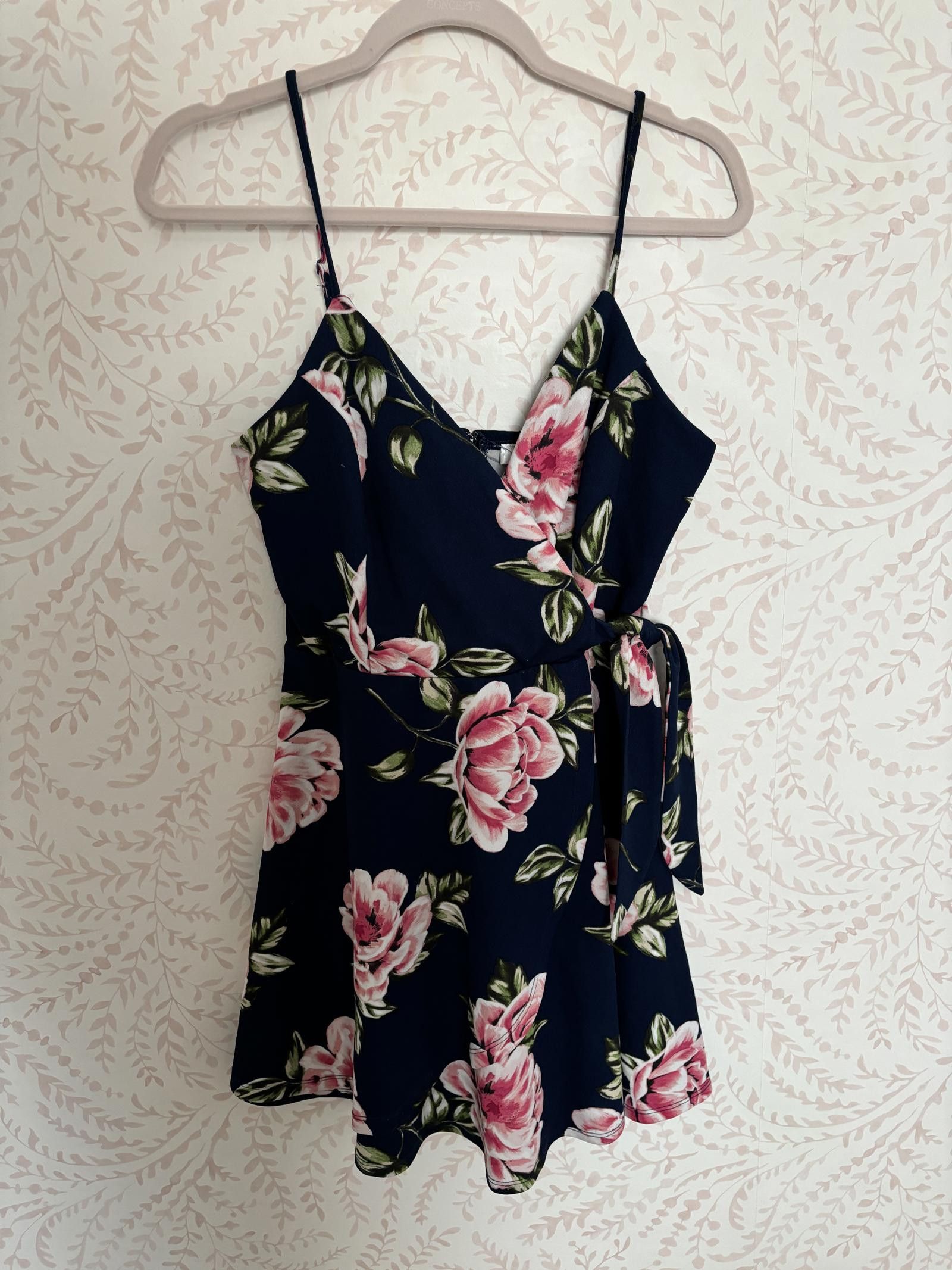Nordstrom NWOT Nordstrom ROW A Women's Floral Wrap Dress M Size M / US 6-8 / IT 42-44 - 1 Thumbnail