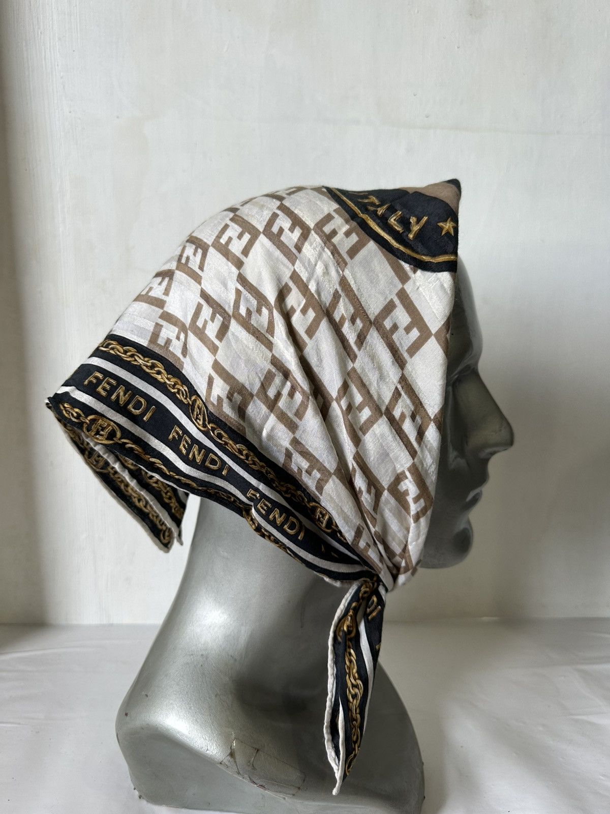 Vintage Vintage Fendi Handkerchief/ Neckerchief/ Bandana Size ONE SIZE - 8 Thumbnail