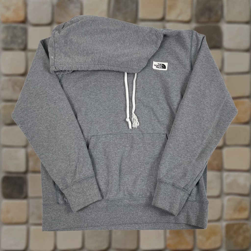 The North Face The North Face Hoodie - Medium Gray Pullover - Long Sleeve - Machine Washable - Men's - Fleece Size US M / EU 48-50 / 2 - 1 Thumbnail
