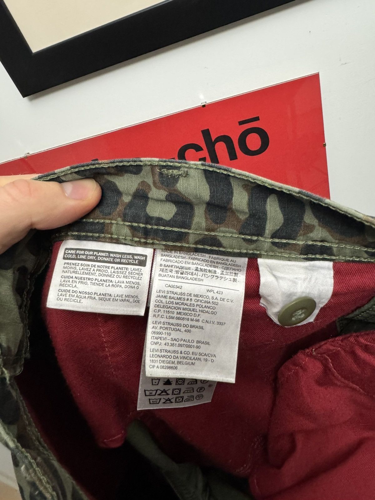 Levi's Levi’s Leopard Camo Cargo Pant Multipocket Army Military Y2k Size US 33 - 6 Thumbnail
