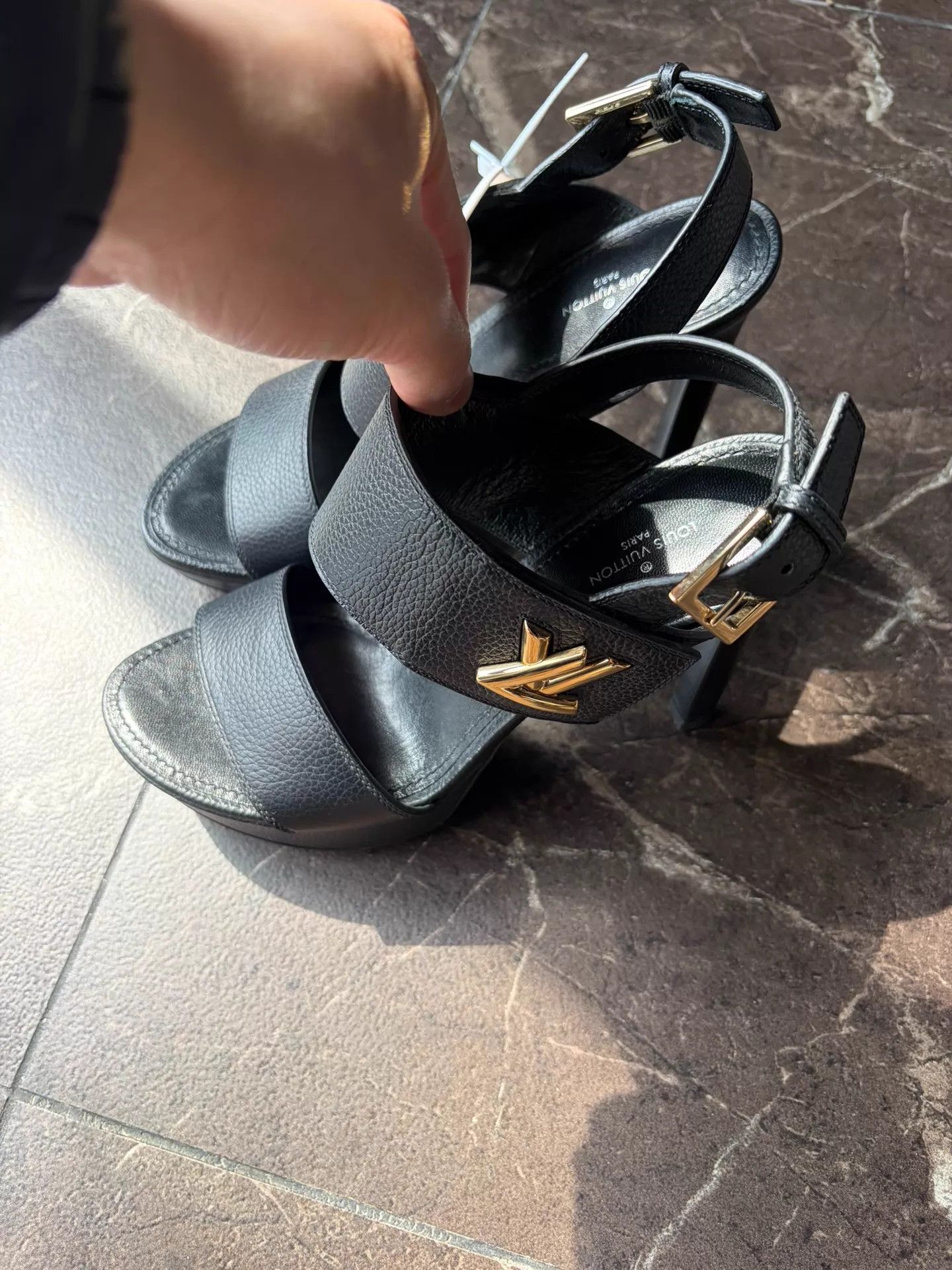 Louis Vuitton Louis Vuitton Black Gold Heel Sandals 38 (11.5cm) Gold Size US 7.5 / IT 37.5 - 1 Thumbnail