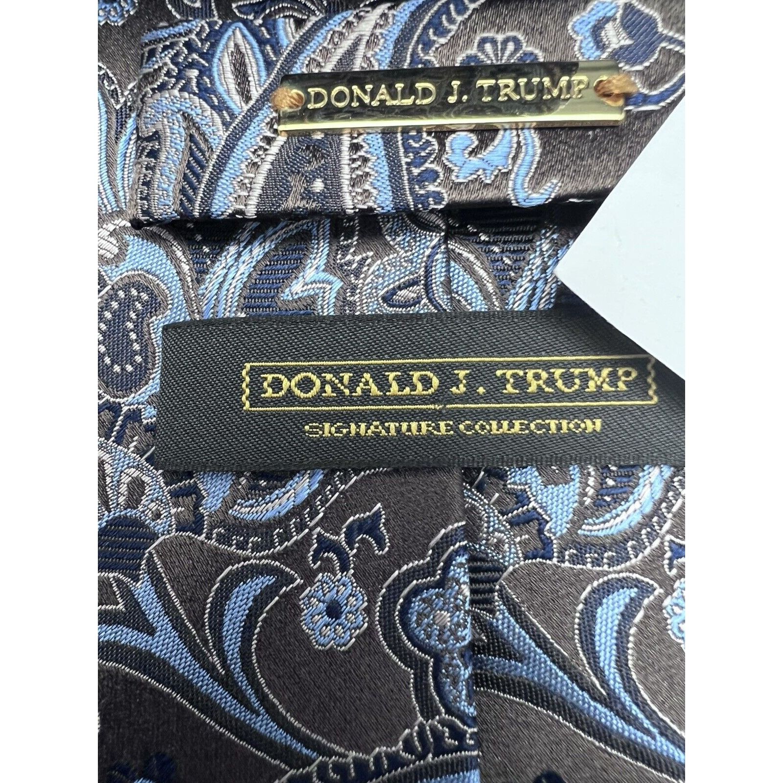 Donald Trump Donald J Trump Signature Collection Gold Bar Men's Necktie B Size ONE SIZE - 4 Thumbnail