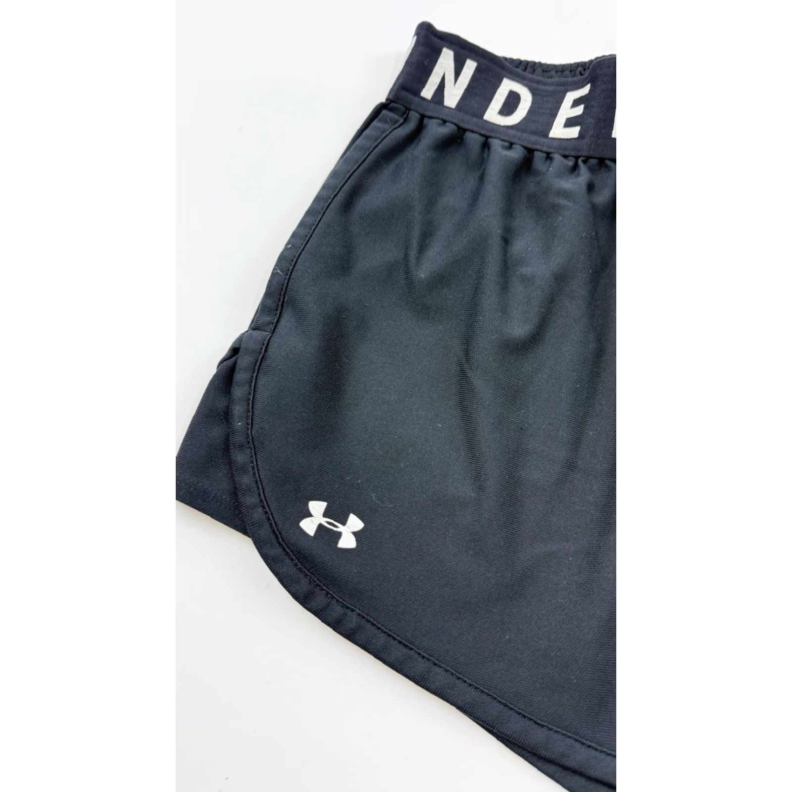 Under Armour VINTAGE? Wait—no. Under Armour Shorts Women S Black HeatGear Loose Running Athletic Size 28" / US 6 / IT 42 - 2 Thumbnail