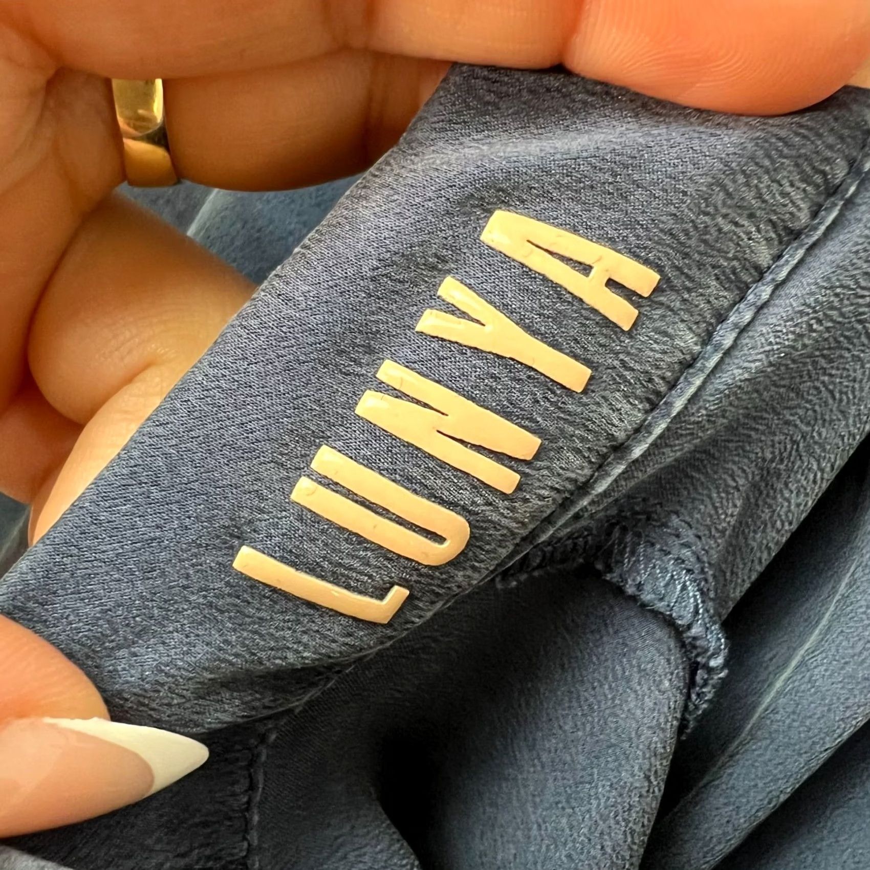 Lunya Lunya Womens XS Blue Silk Lounge Sleep Shorts Elastic Waistband Lightweight Silk Lounge Shorts XS Blue Women’s Shorts Short All Season Casual Size 26" / US 2 / IT 38 - 4 Thumbnail