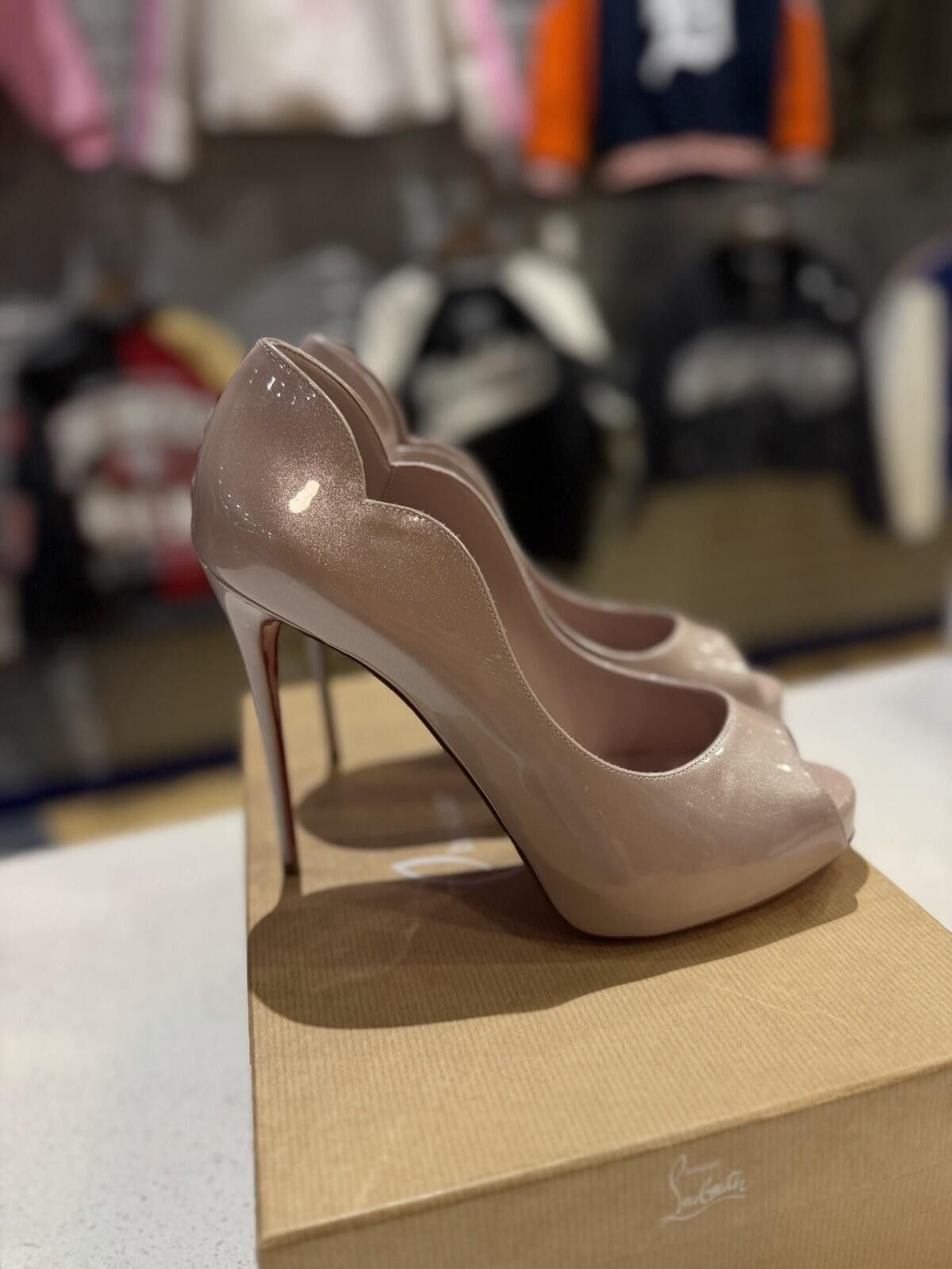 Christian Louboutin Christian Louboutin Alta Paten Scallop Peep Toe Pump 39.5EU Size US 9.5 / IT 39.5 - 1 Thumbnail
