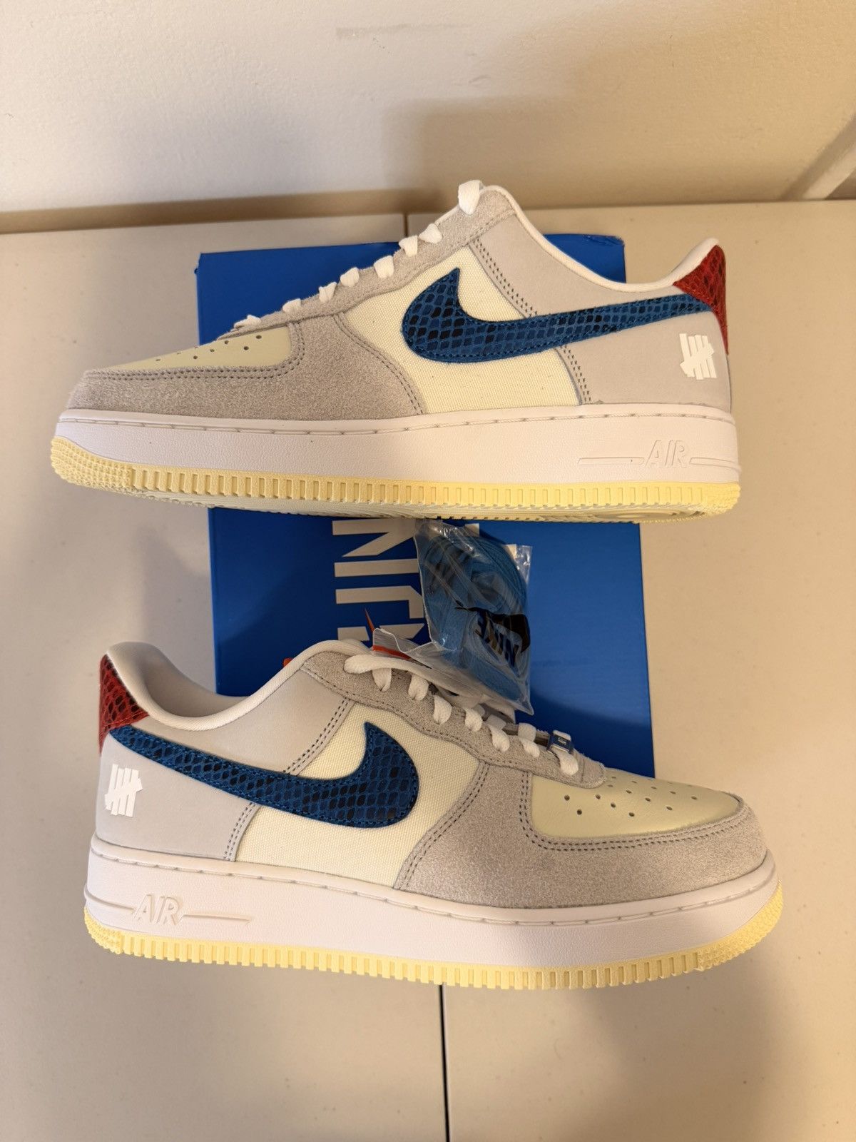 Nike Air Force 1 Low SP Undefeated 5 On It Dunk vs AFI Grey