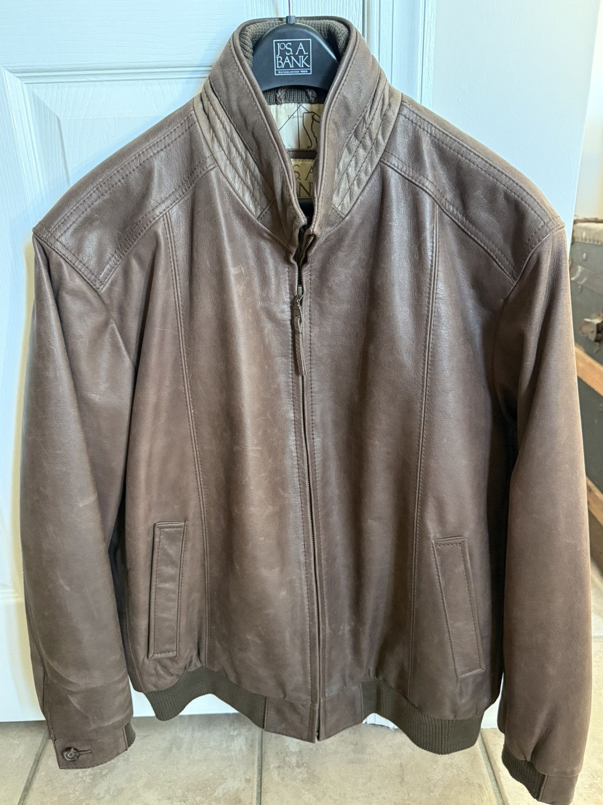 Jos. A. Bank Jos. A. Bank Brown Leather Bomber Jacket L– Map Print Lining Size US L / EU 52-54 / 3 - 1 Thumbnail