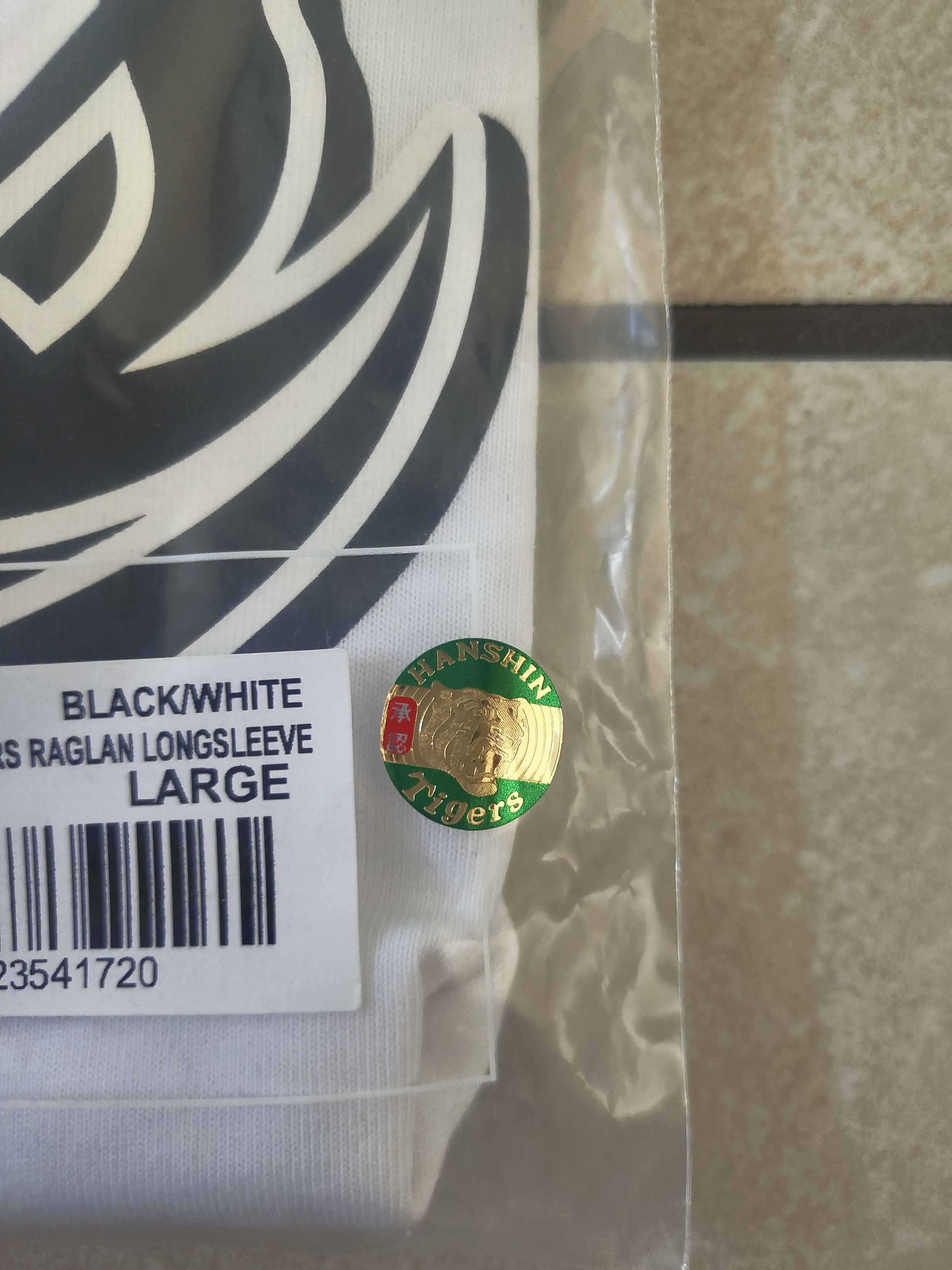 Palace Osaka Exclusive Hanshin Tigers Raglan L/S Tee