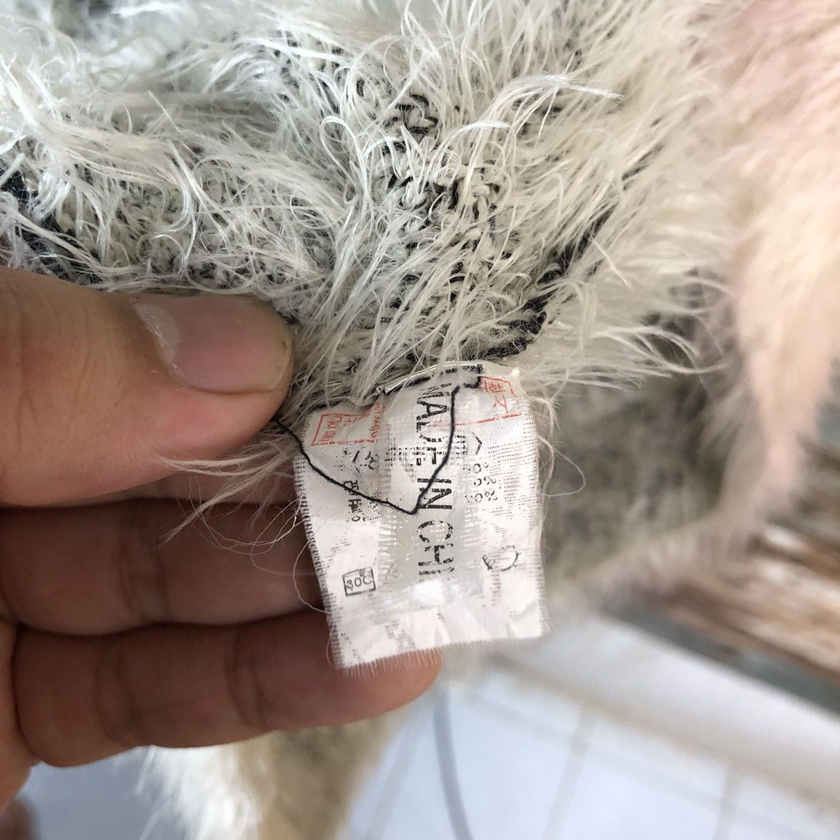 Vintage Japan faded mohair fur shaggy White Cardigan Knitwear #A1911 Size L / US 10 / IT 46 - 11 Thumbnail