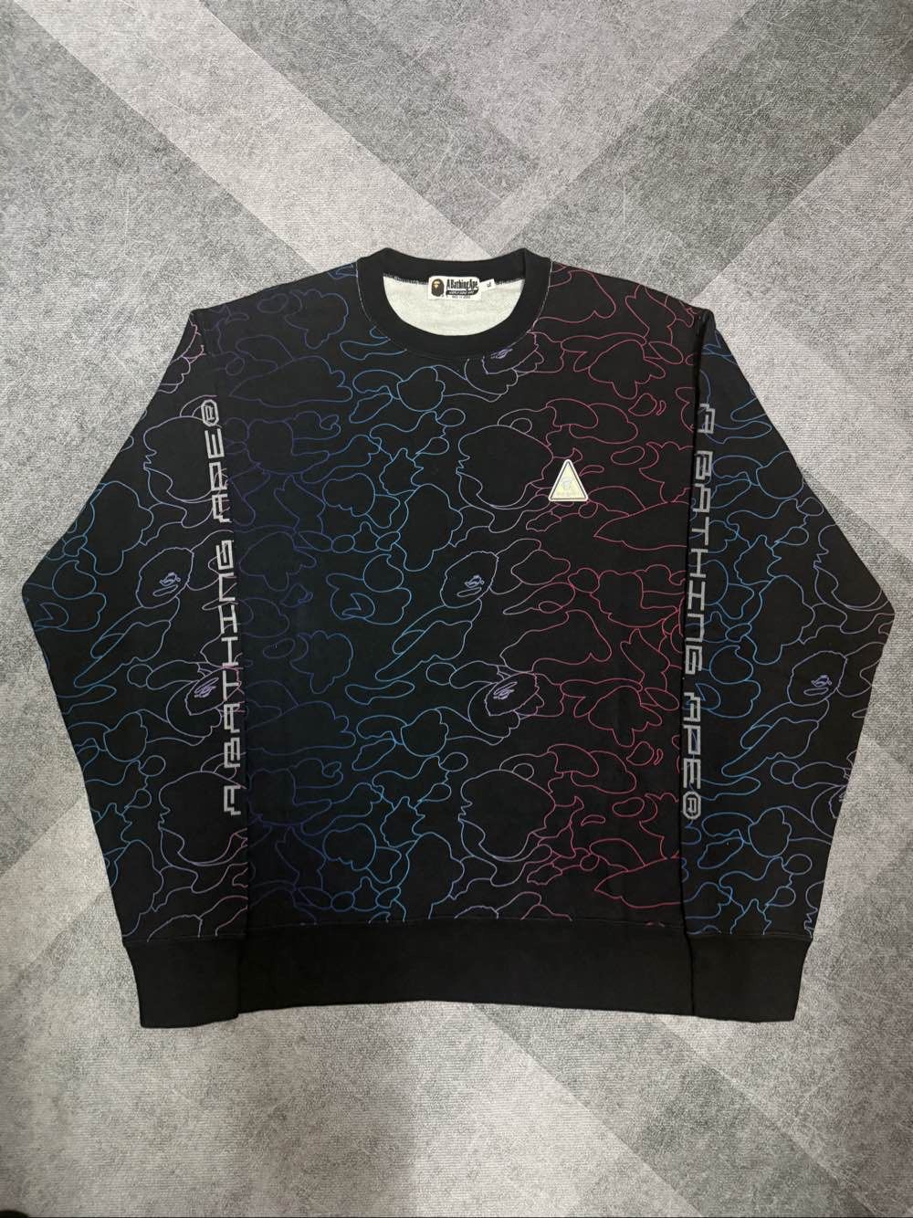 Bape A Bathing Ape Gradient Camo Sweatshirt Size XL Size US XL / EU 56 / 4 - 1 Thumbnail