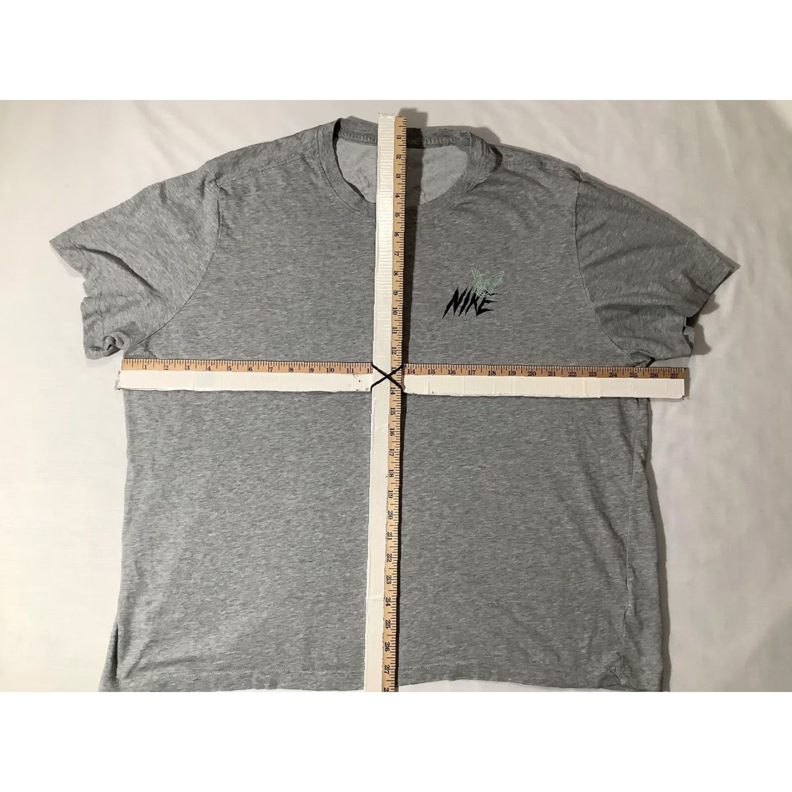 Nike Nike Shirt Mens 2XL Gray Dri-FIT Snake Graphic Swoosh Basketball Logo Tee Size US XXL / EU 58 / 5 - 7 Thumbnail