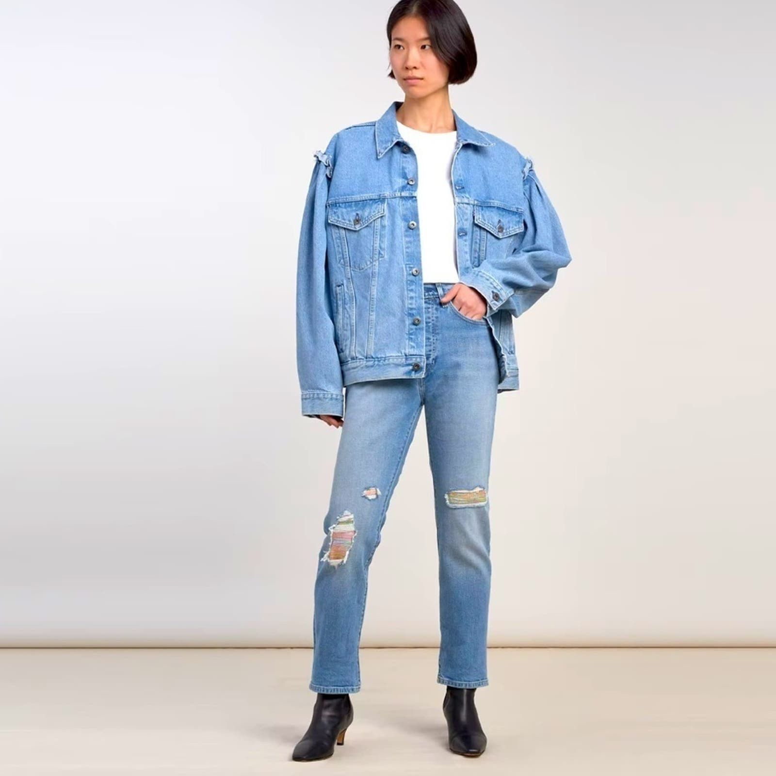 image of Levis NWT Levi's Made & Crafted Jeans In Peaks - Medium Wash in Blue, Women's (Size 24)