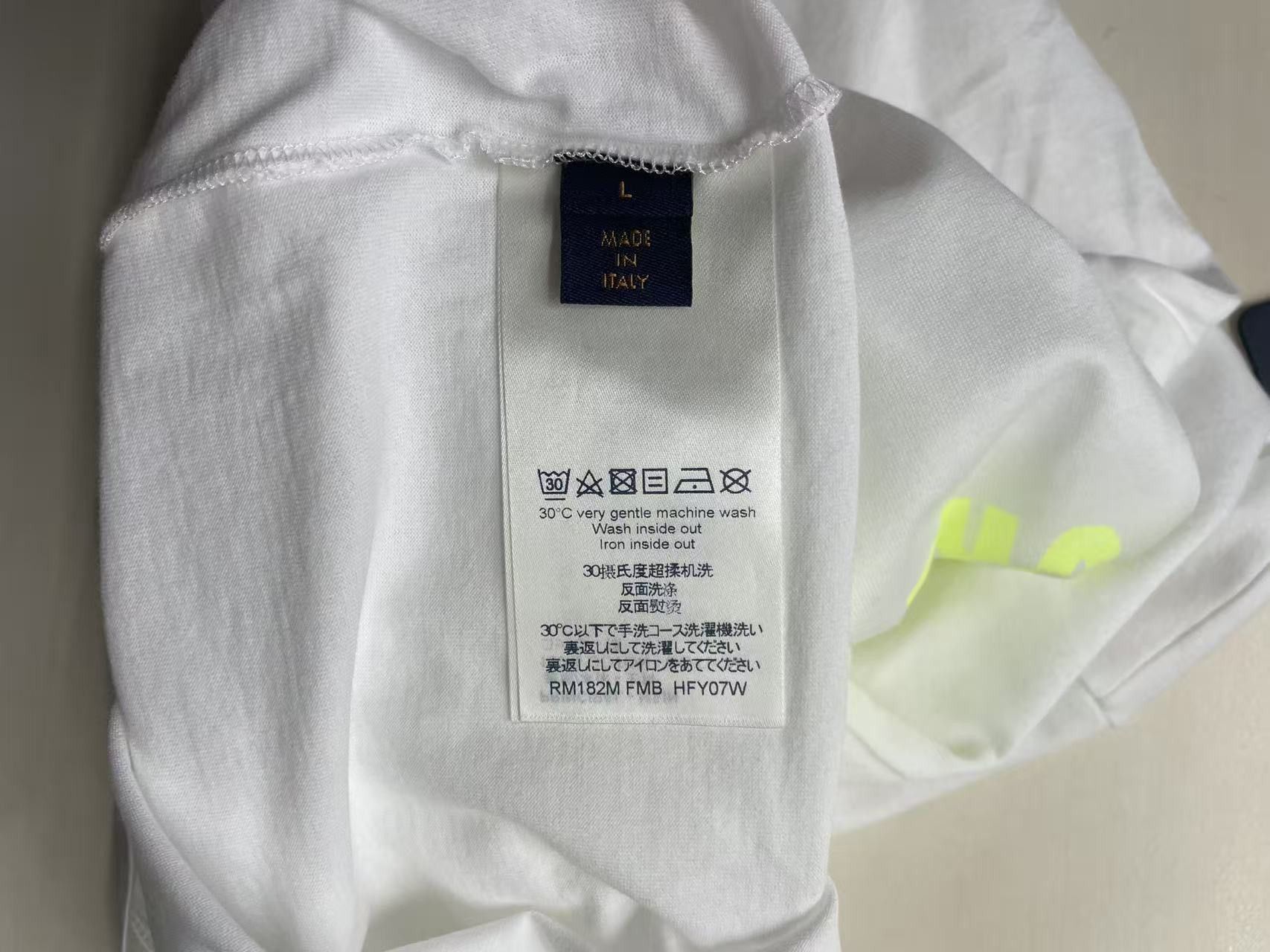 Louis Vuitton Louis Vuitton Vivienne Forever White Short Sleeve T-Shirt Size L / US 10 / IT 46 - 8 Thumbnail