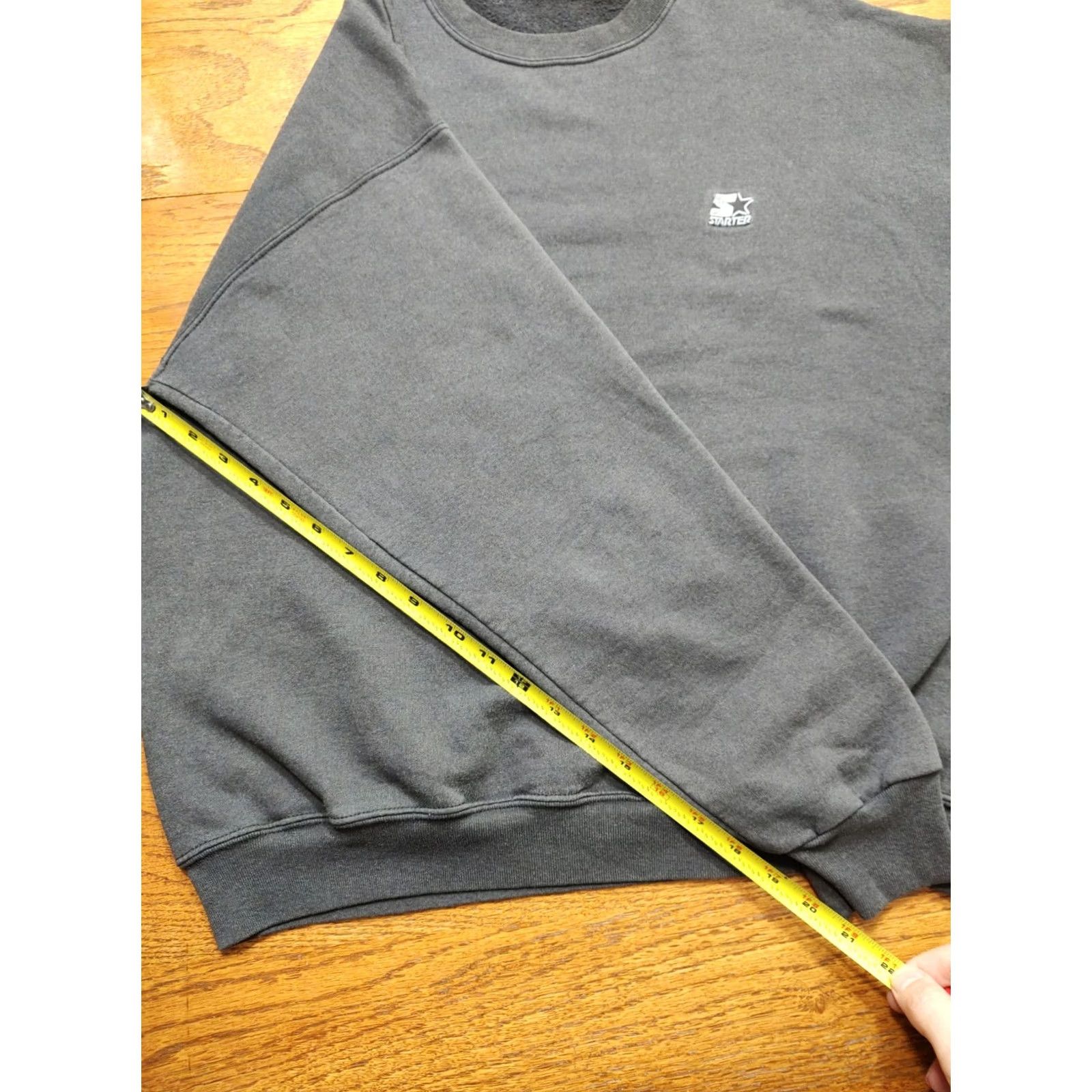 Starter VINTAGE Starter Sweatshirt Mens L Crewneck Distressed Black 90s Grunge School University Logo Embroidered Heavyweight Size US L / EU 52-54 / 3 - 7 Thumbnail