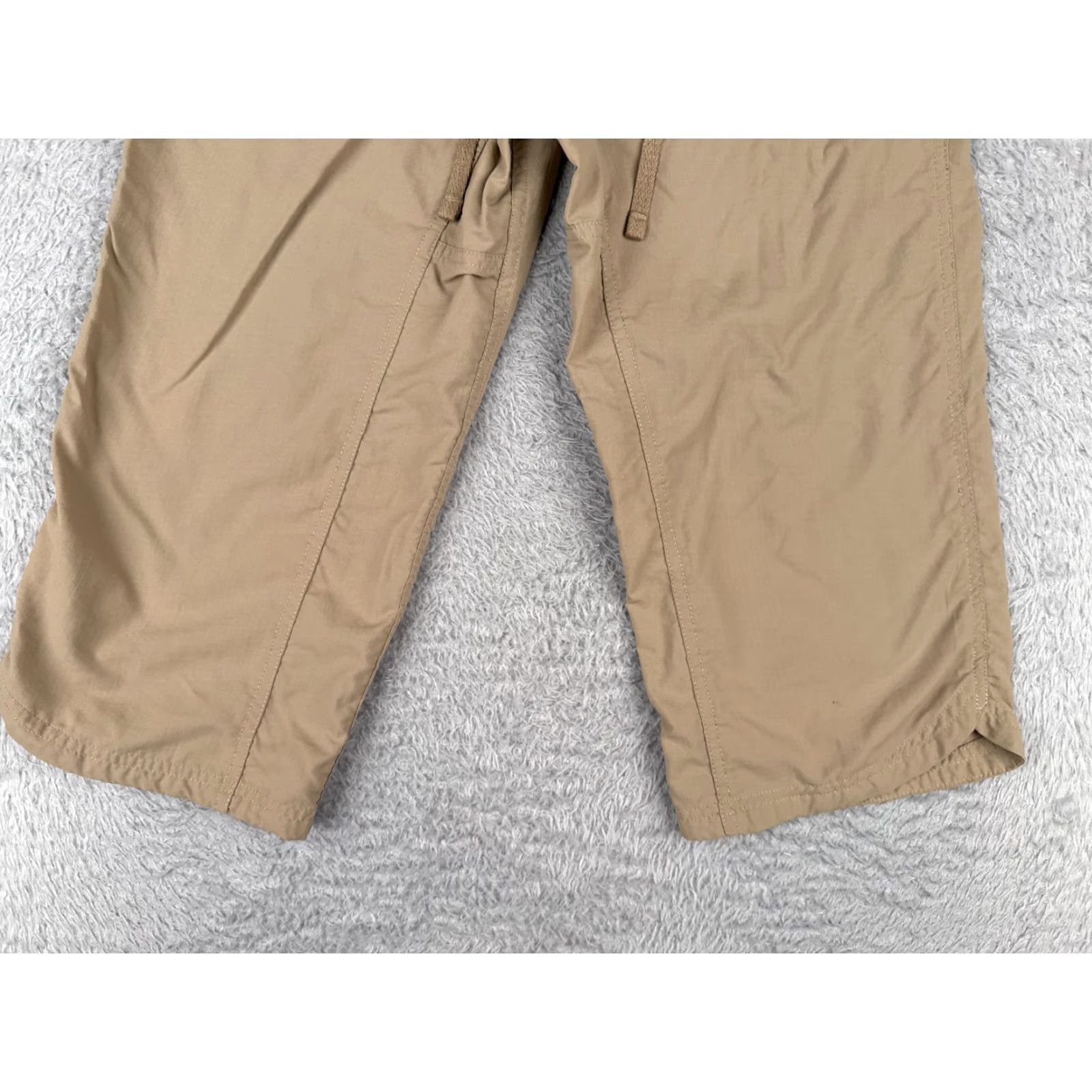The North Face VINTAGE The North Face Women's Shorts Capri 4 Beige Cotton Activewear Hiking Camping 18in Inseam Size 27" / US 4 / IT 40 - 2 Thumbnail