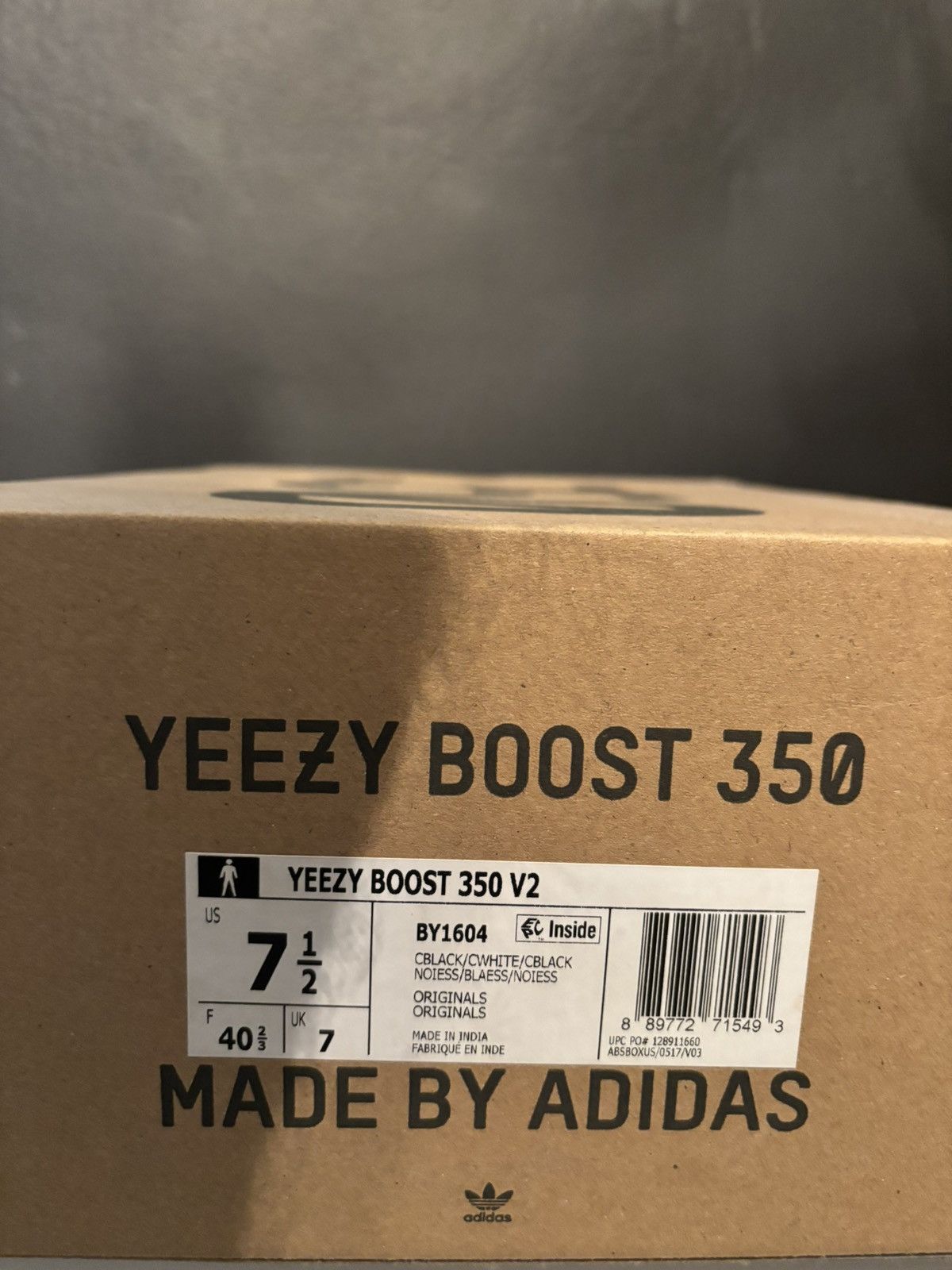 Yeezy Yeezy Boost 350 V2 'Oreo' Size US 7.5 / EU 40-41 - 6 Thumbnail