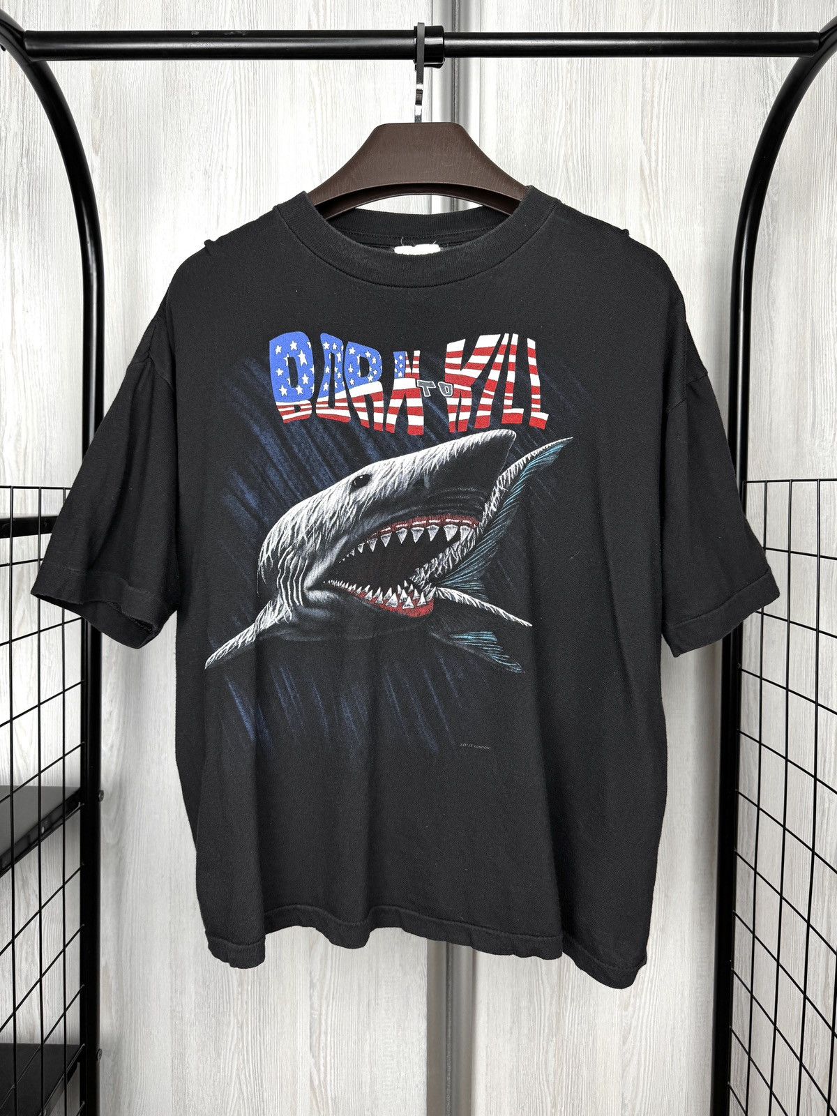 Stars & Stripes Vintage ‘Born To Kill’ Great White Shark Graphic T-Shirt 90s Size US XL / EU 56 / 4 - 2 Thumbnail