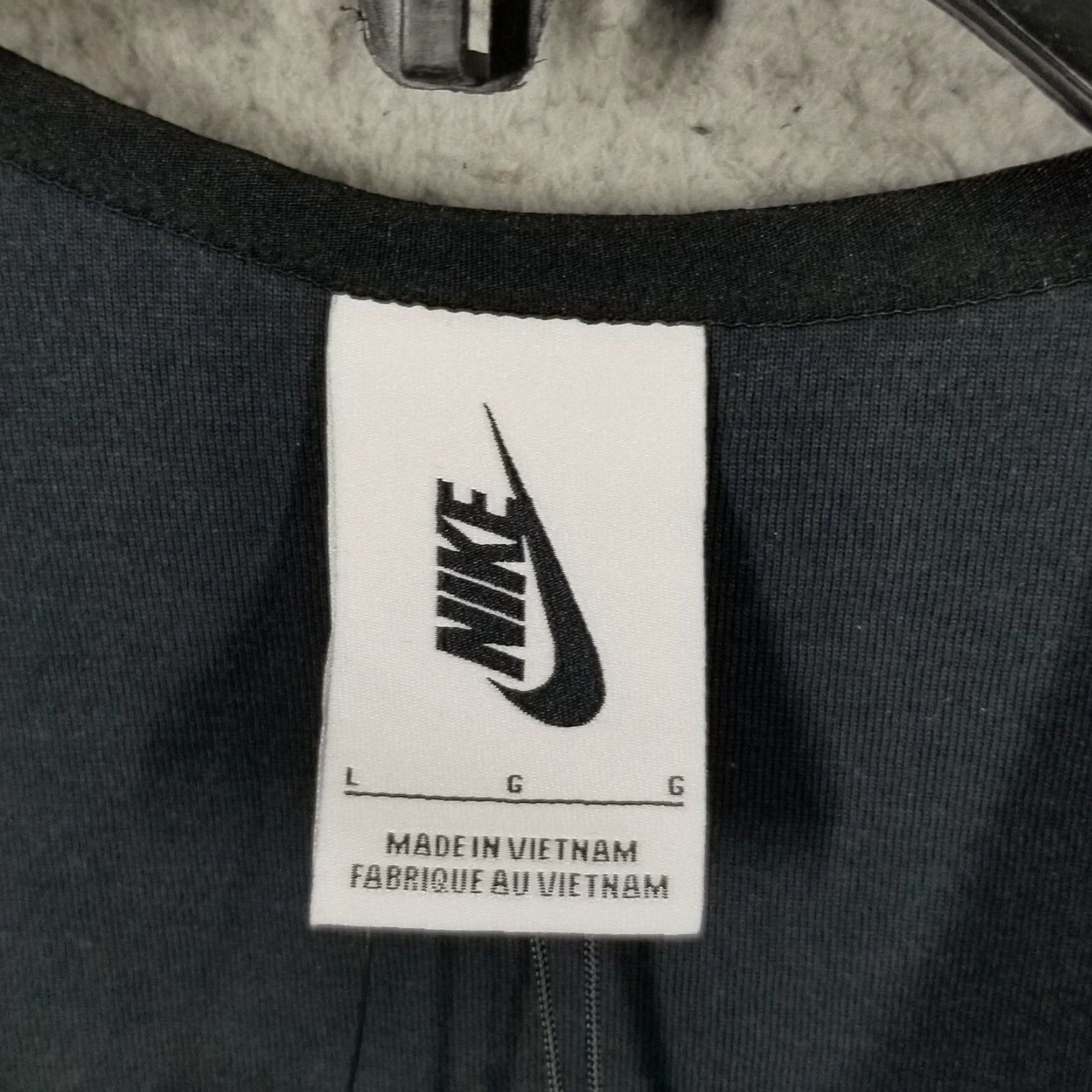 Nike Nike Vest Womens L Black NRG Cross BV8054-010 Padded Lightweight No Pouch NWT Size L / US 10 / IT 46 - 3 Thumbnail