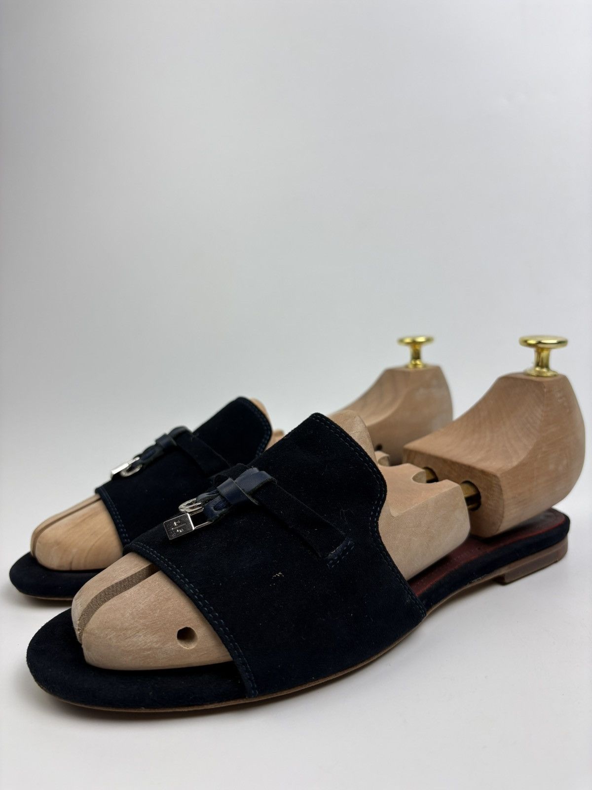Loro Piana Loro Piana Summer Charm Suede Slides Size US 7 / IT 37 - 3 Thumbnail