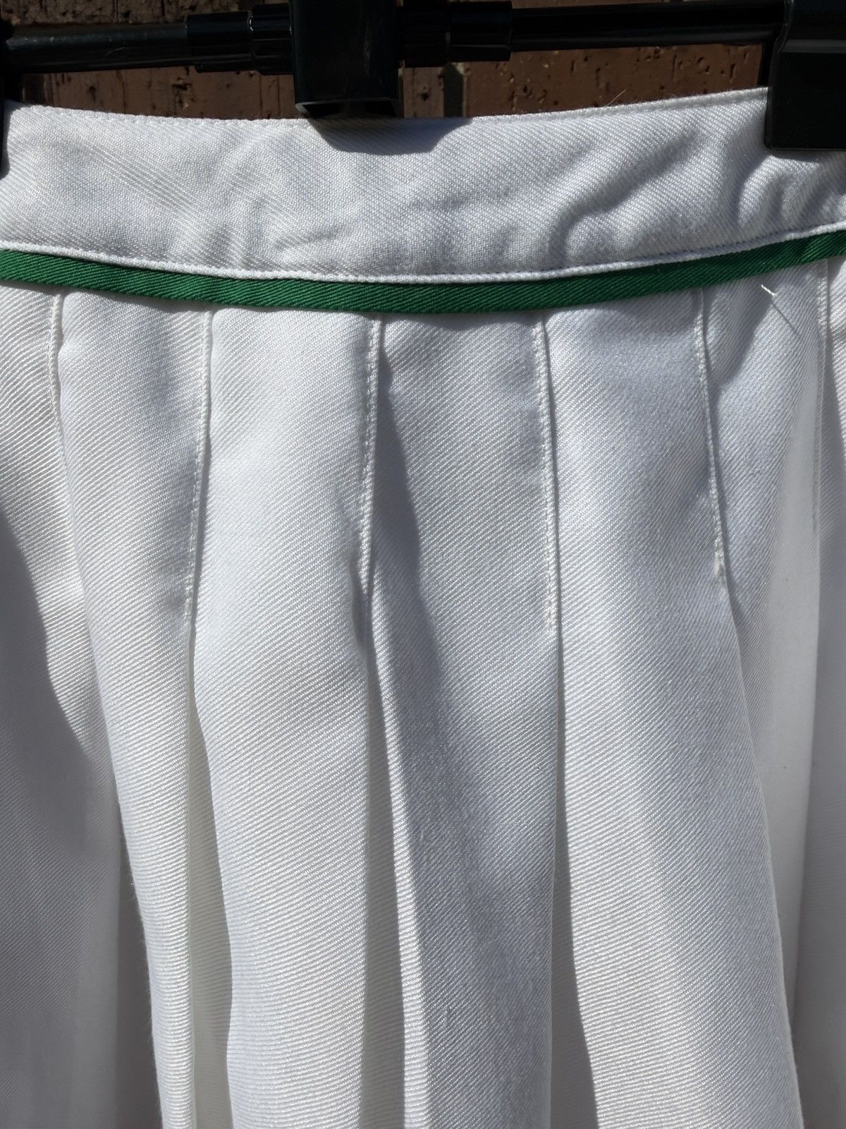 Forever 21 Forever 21 Tennis Style White Mini Skirt Green Trim Pleated Size 24" / US 00 / IT 34 - 2 Thumbnail