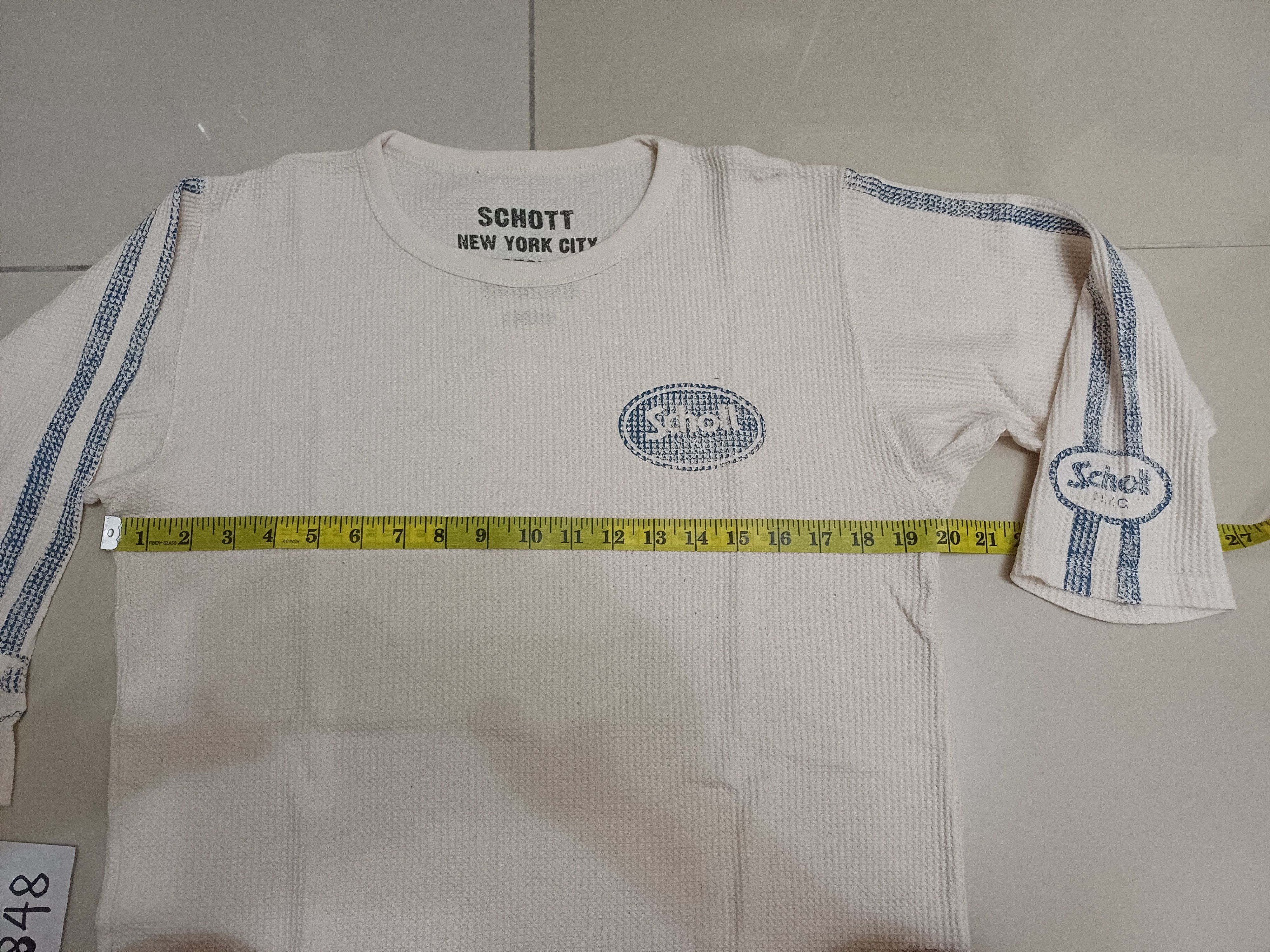 Awesome 3 quarter t shirt 🔥SCHOTT vintage brand🔥