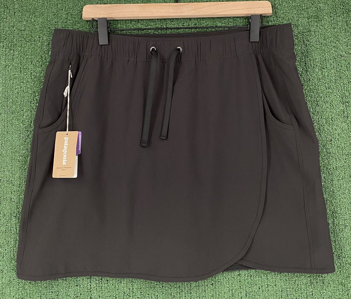 Patagonia Patagonia Fleetwith Black Skort Skirt Women’s Size Large Size 34" / US 12 / IT 48 - 1 Thumbnail