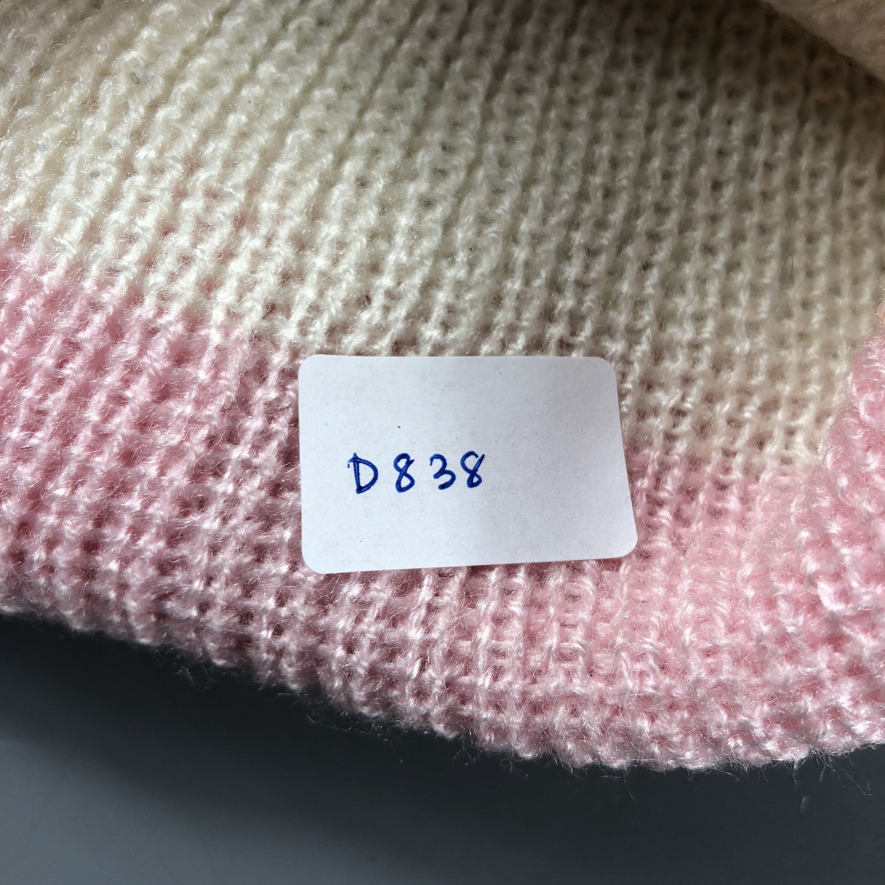 Vintage Womens Unknown Bobble Beanie Snow Hat Snow Cap -D838 Size ONE SIZE - 7 Thumbnail