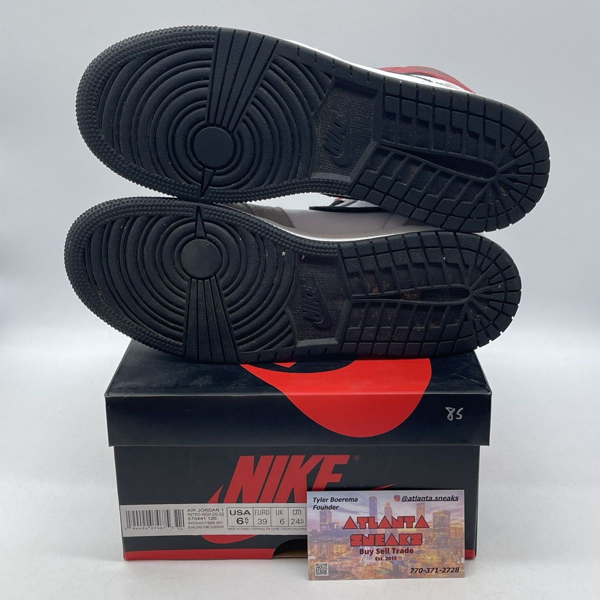Jordan Brand Air Jordan 1 high smoke grey Size US 6.5 / EU 39-40 - 7 Thumbnail