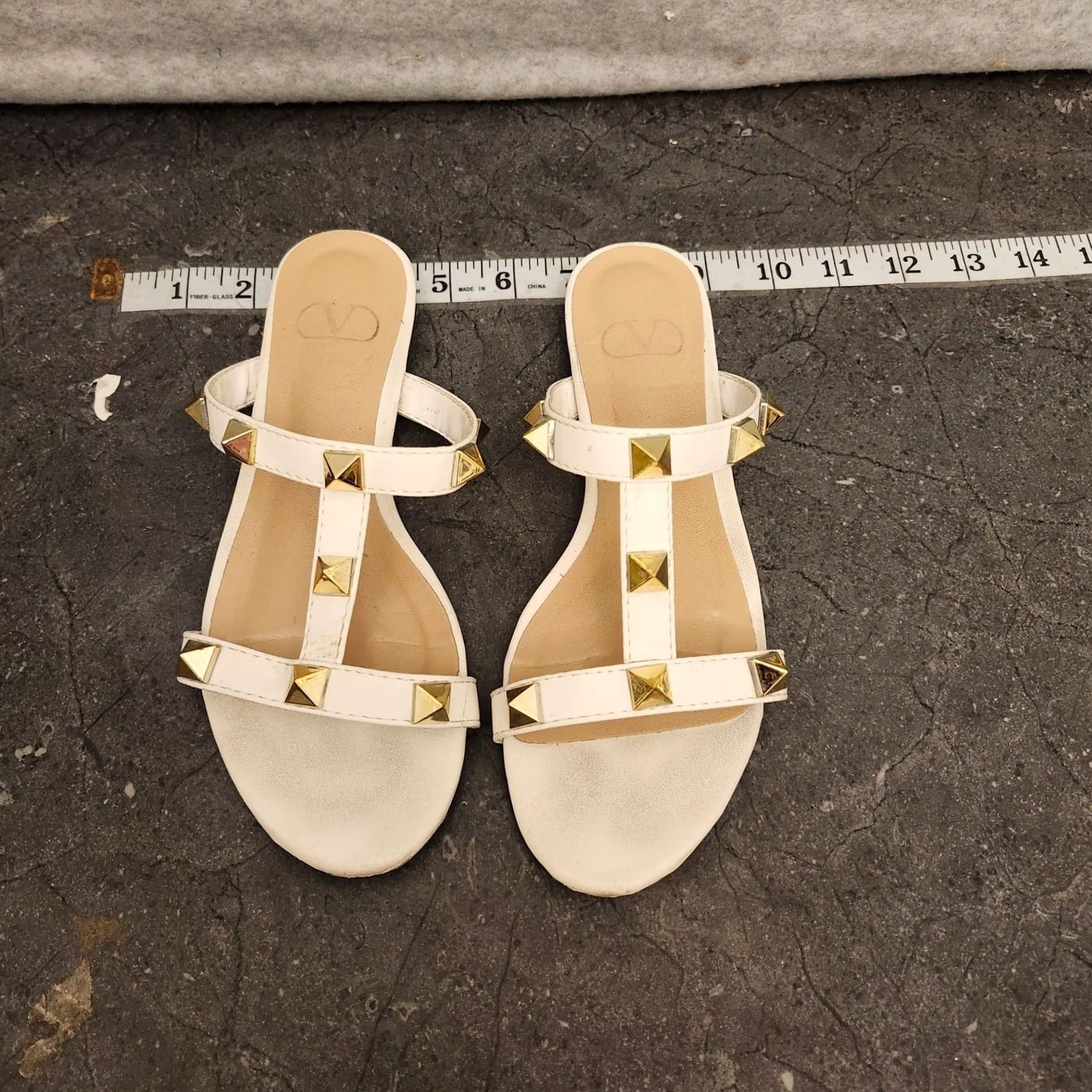 Valentino Valentino Garavani Roman Stud Flat Sandals Women's 36 White Leather Studded Sandals Size US 6 / IT 36 - 2 Thumbnail