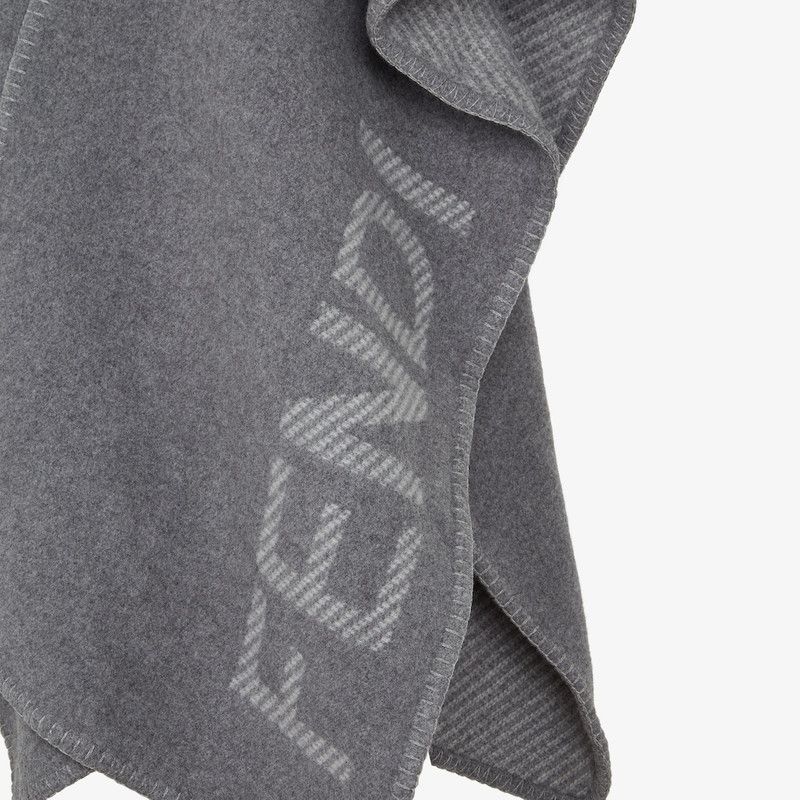Fendi o1s1wg111225 Fendi Poncho in Dark Grey Size XL / US 12-14 / IT 48-50 - 3 Thumbnail