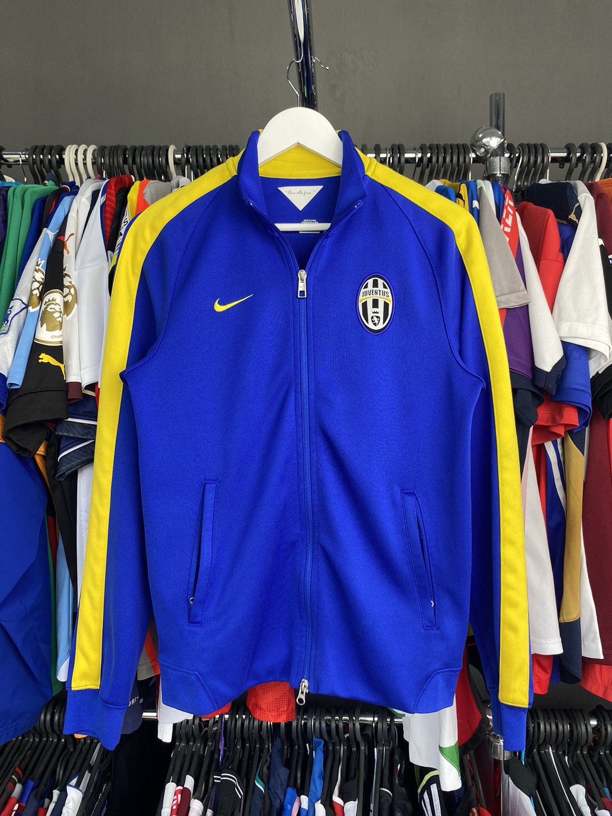 Nike 2014/15 NIKE JUVENTUS Track Soccer Jacket Size US S / EU 44-46 / 1 - 1 Thumbnail
