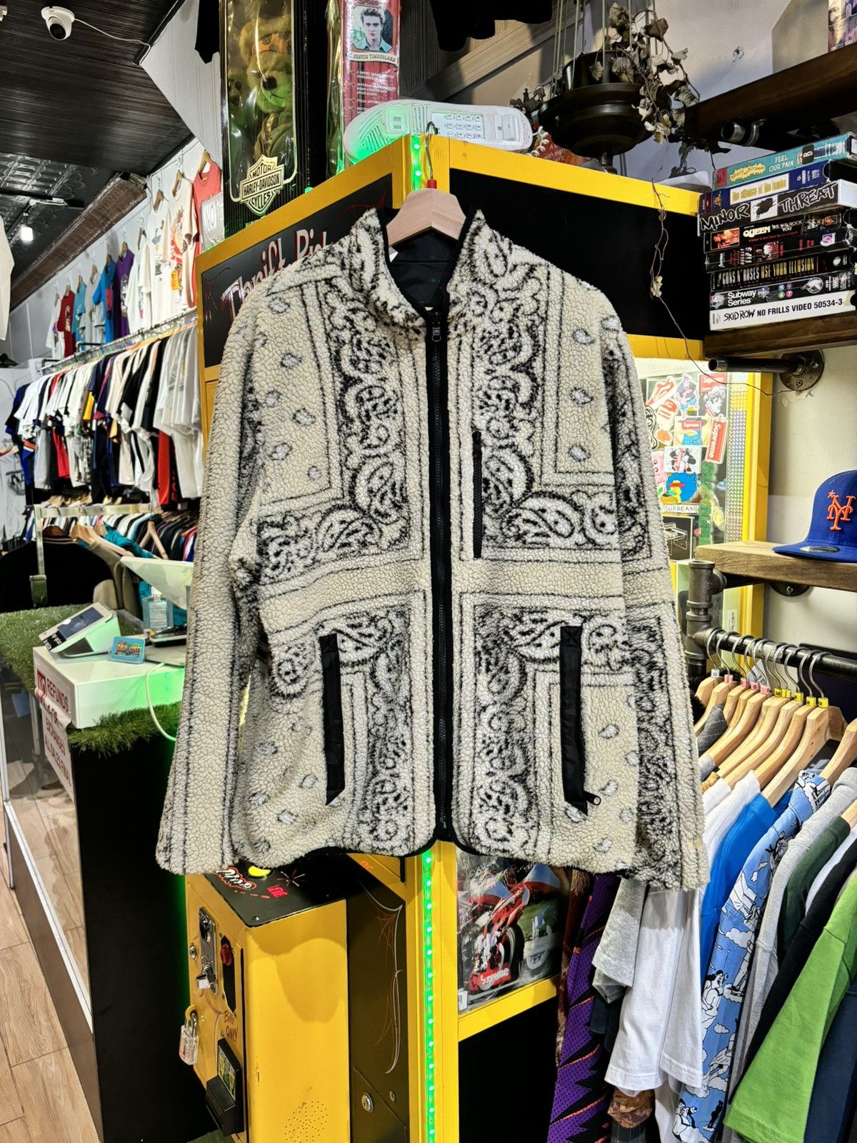 Supreme Windbreaker Reversable Size Large