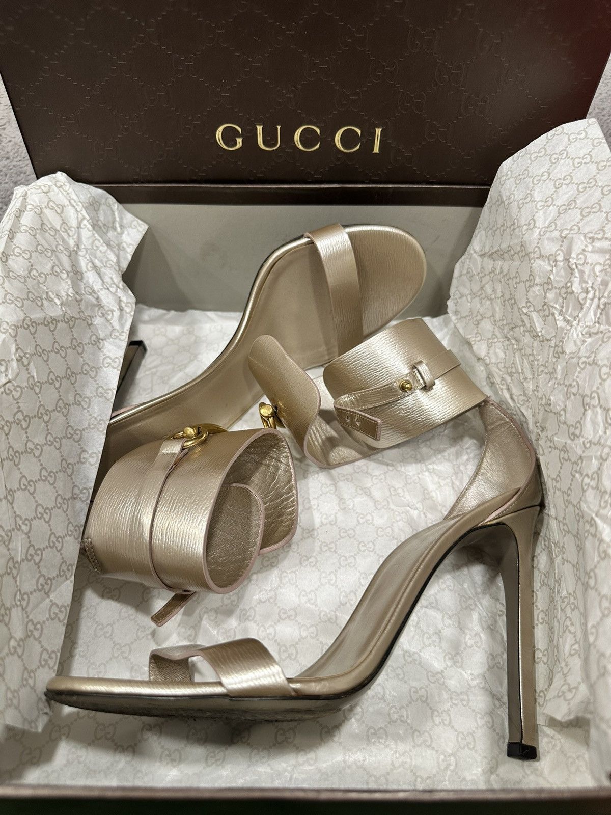 Gucci Gucci Women’s Metallic Gold Sandals Size 8.5 US Euro 38.5 Size US 8.5 / IT 38.5 - 21 Thumbnail