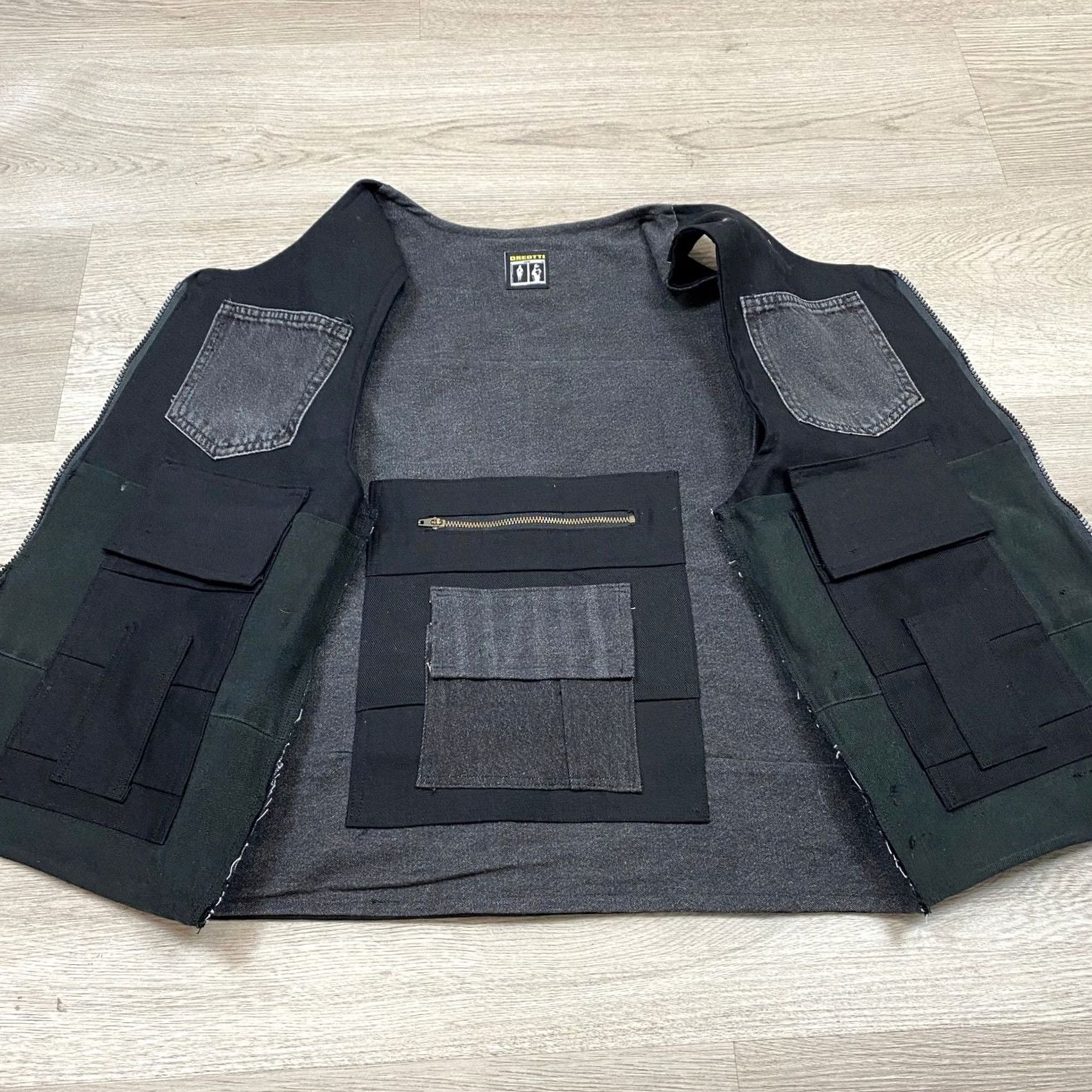 Vintage Dreotti Embroidered Denim Utility Graphic Vest O/S Streetwear Mens Size US M / EU 48-50 / 2 - 6 Thumbnail