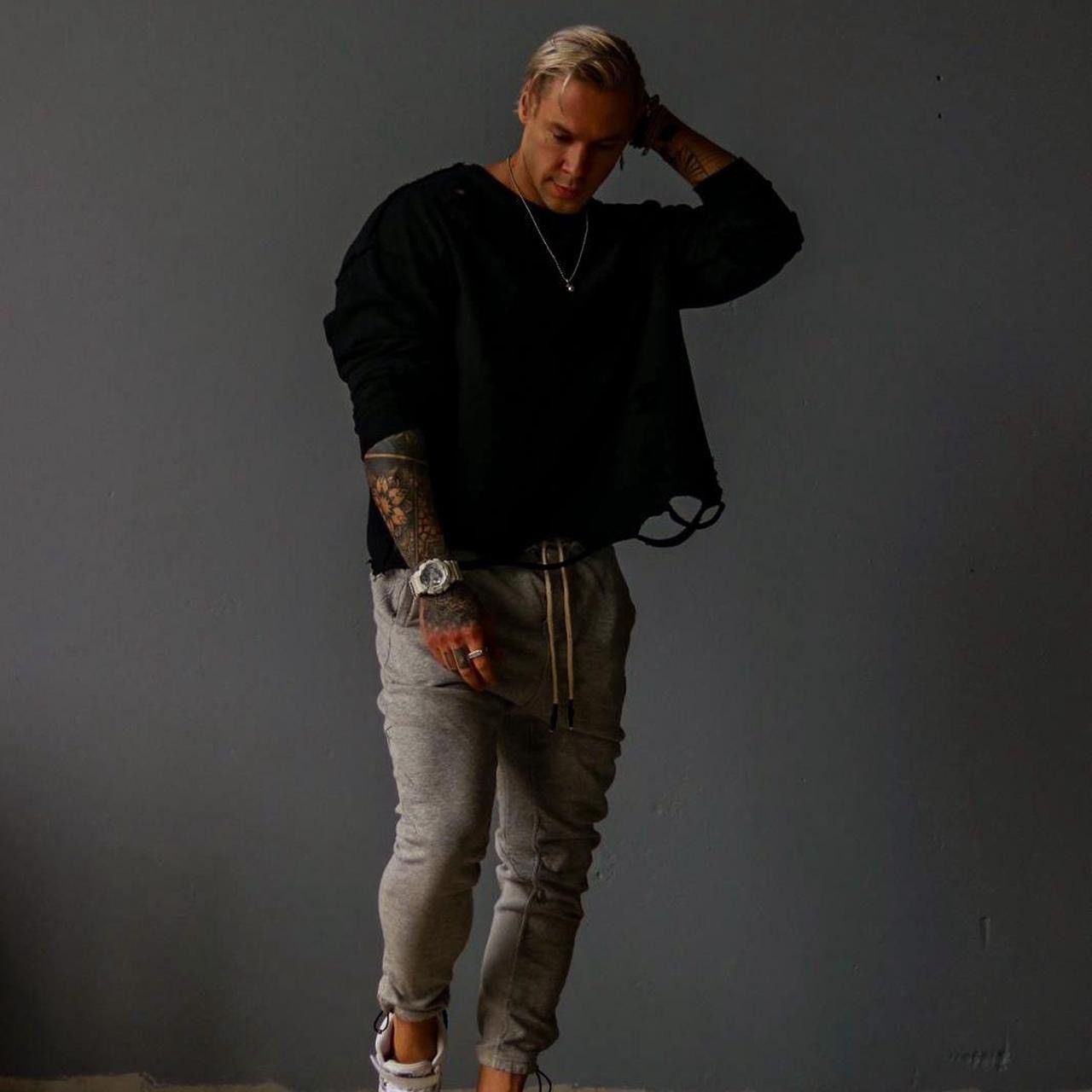 Other Black oversized crewneck sweatshirt with raw hem Size US L / EU 52-54 / 3 - 2 Thumbnail