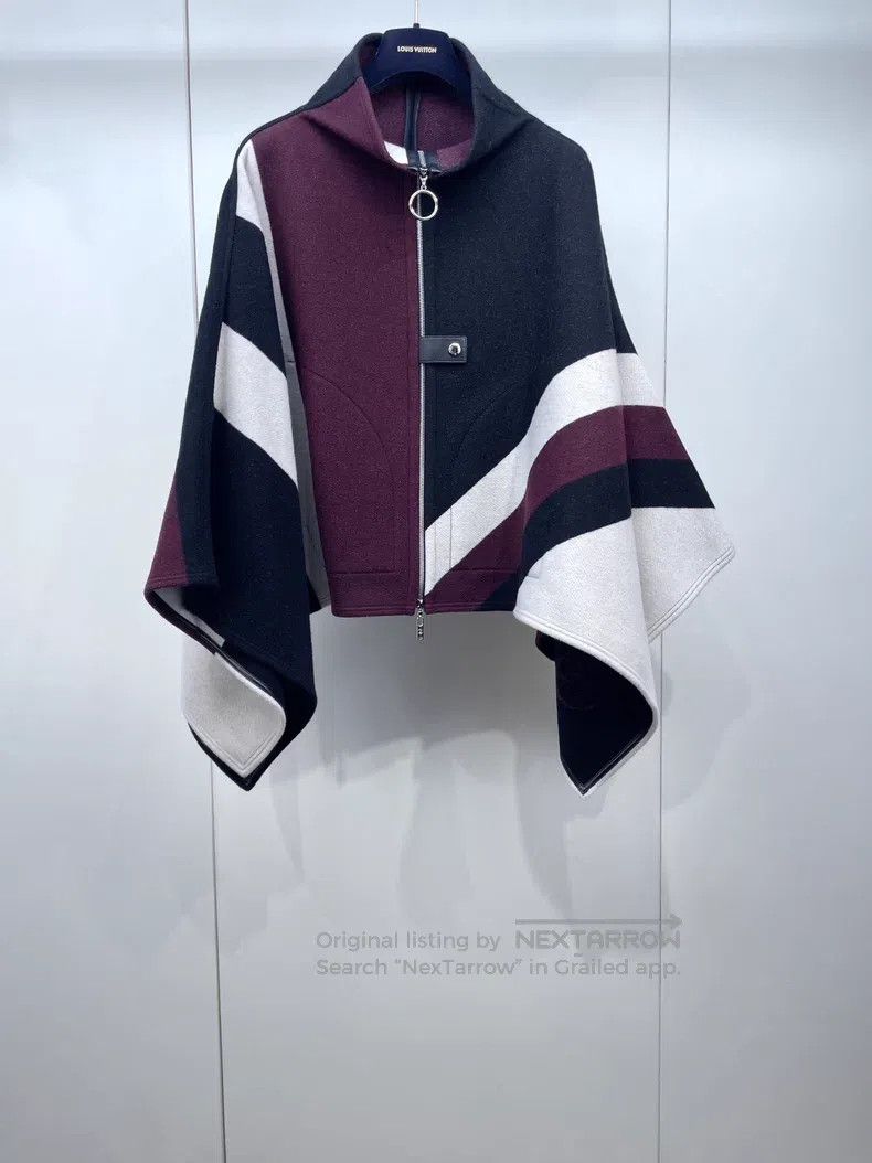 Louis Vuitton Louis Vuitton Color-block reversible cashmere poncho Cloak Size XXS / US 00 / IT 34 - 1 Thumbnail