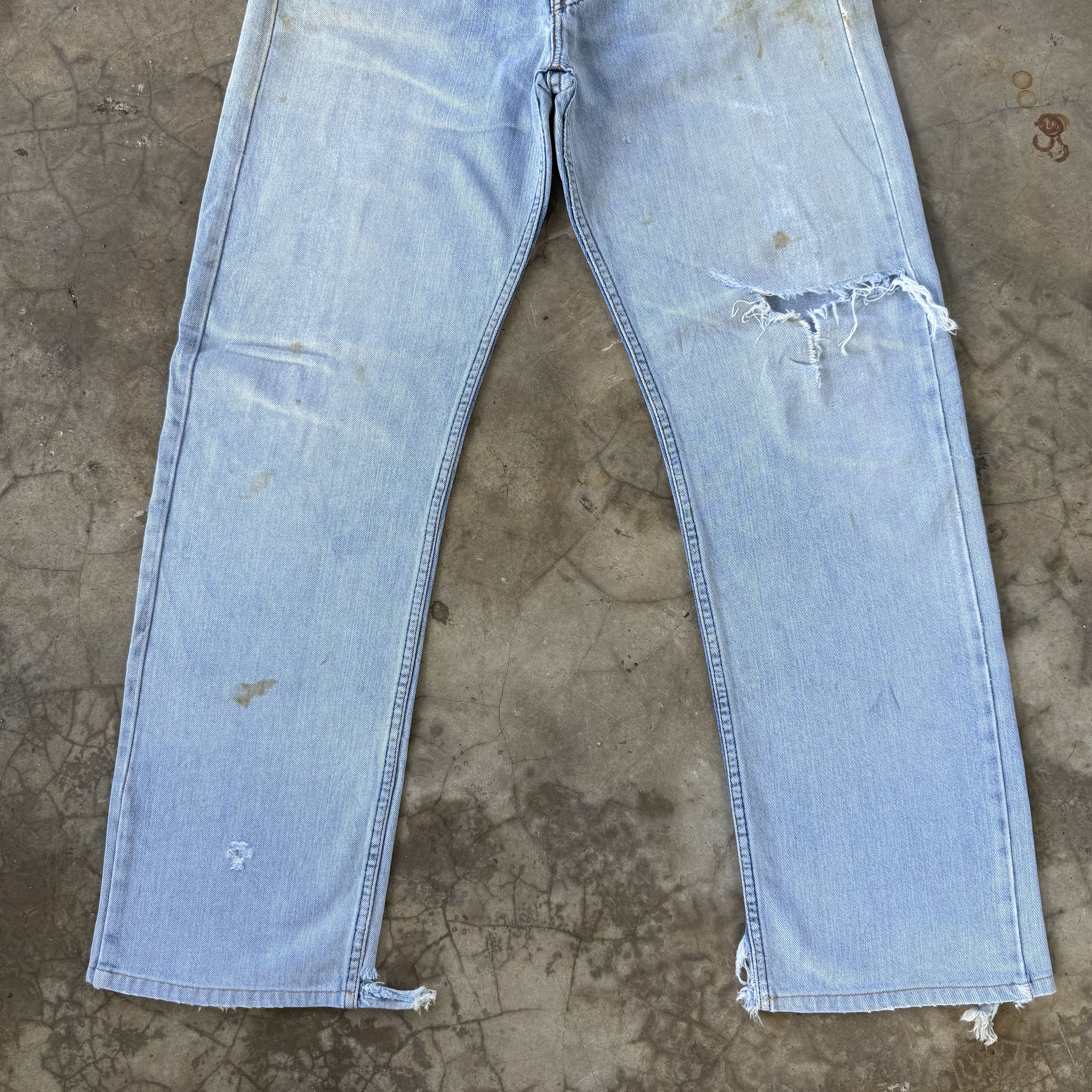 Levi's Vintage Clothing Vintage Levi's 512 Ripped Faded Light Wash Denim Jean W33 Size US 33 - 3 Thumbnail