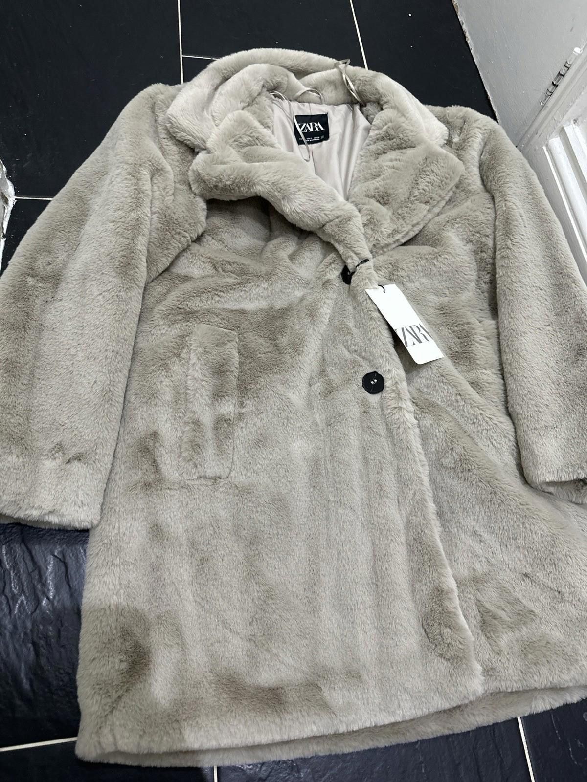 Zara ZARA faux fur coat with buttons BNWT Size S / US 4 / IT 40 - 1 Thumbnail