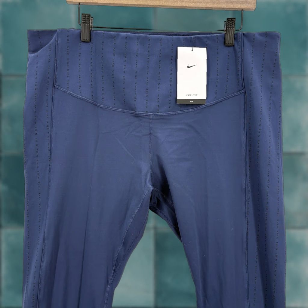 Nike VINTAGE Nike One Luxe Leggings Womens 2X Blue Dri-FIT Plus Mid Rise 7/8 Training Gym Size 40" / US 18 - 1 Thumbnail