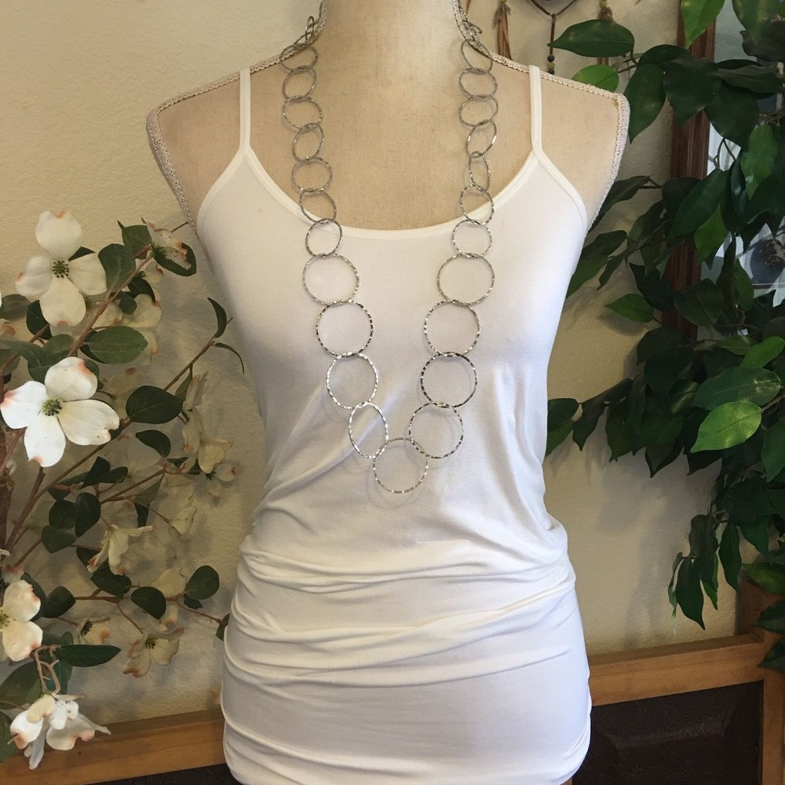 Jewelry Graduated silver tone hammered link necklace Size ONE SIZE - 3 Thumbnail