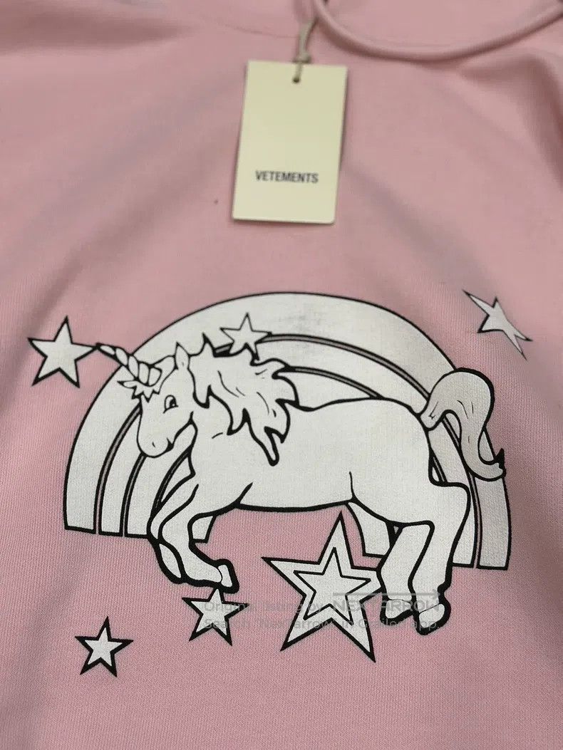 Vetements Vetements Unicorn Pink Hoodie Size US S / EU 44-46 / 1 - 4 Thumbnail