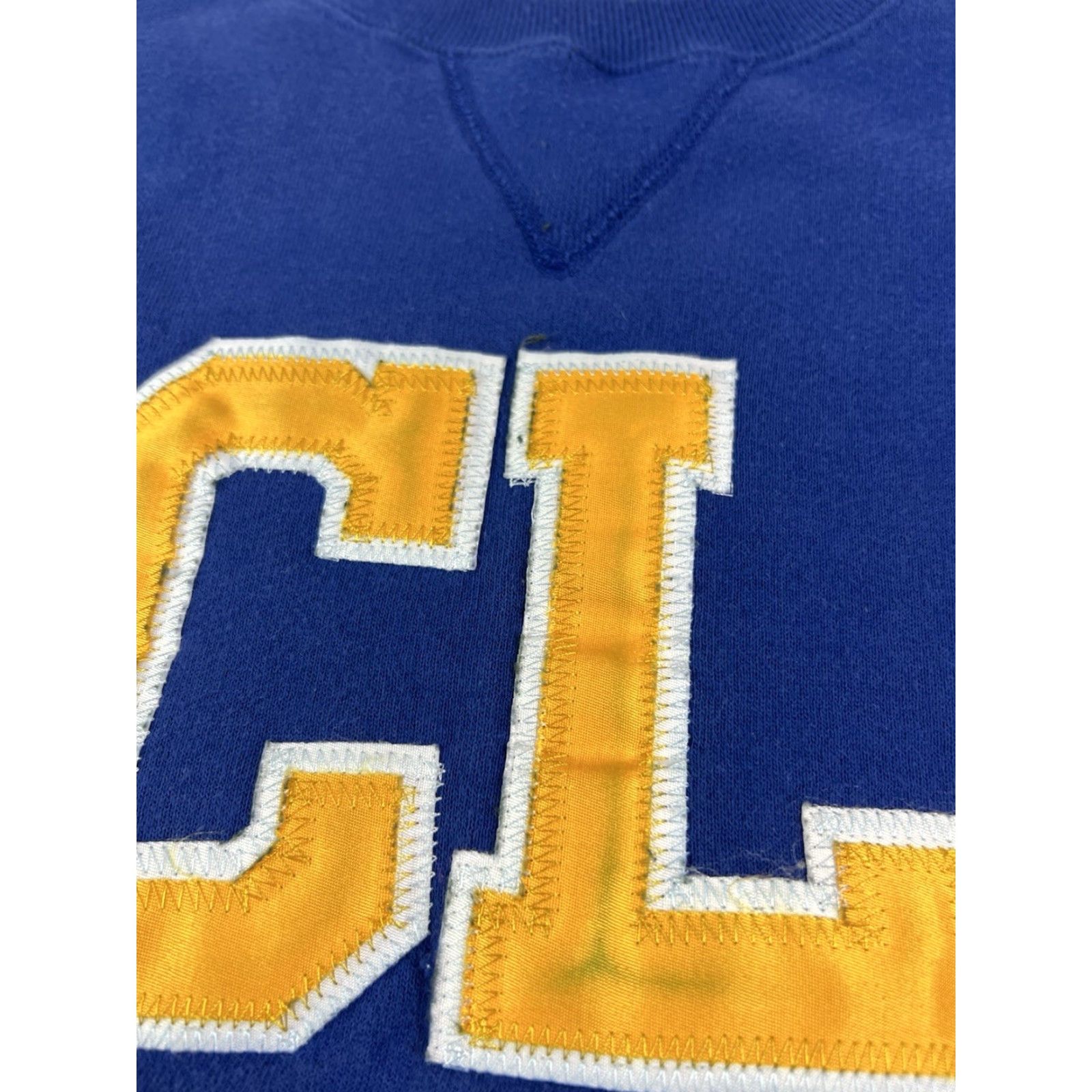 Russell Athletic VINTAGE Russell Athletic UCLA Crewneck Sweatshirt XL Blue, Graphic Print, Embroidered Logo, Navy Bruins, College, 90s, USA, Pullover, Men Size US XL / EU 56 / 4 - 8 Thumbnail