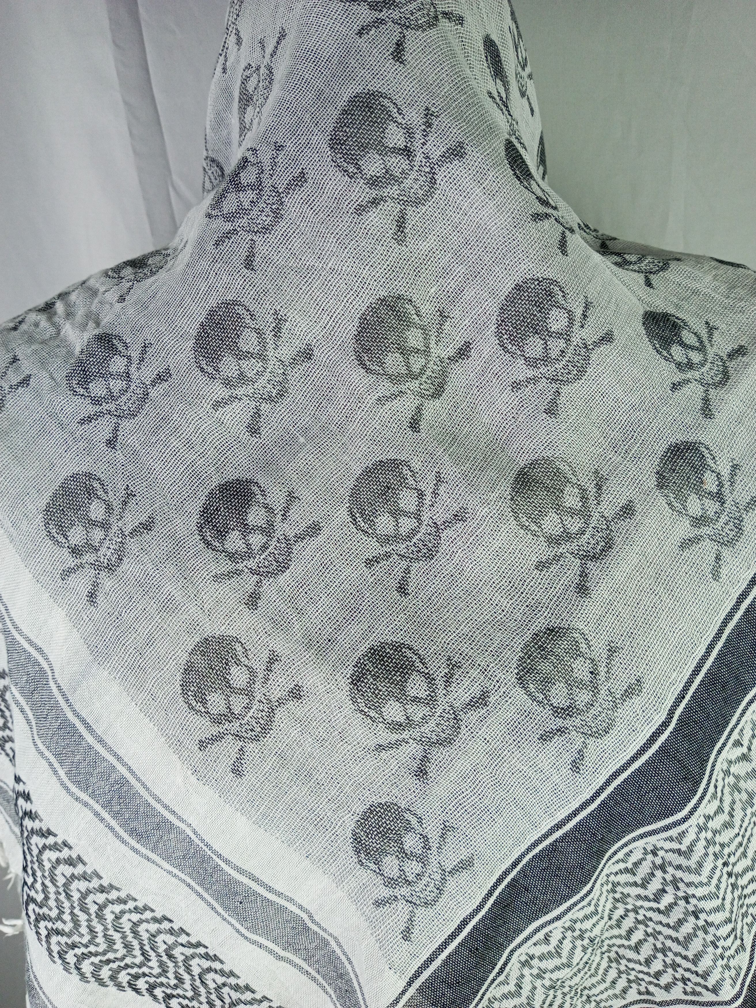 Japanese Brand Skulls scarf Inspired by Alexander Mcqueen Size ONE SIZE - 4 Thumbnail