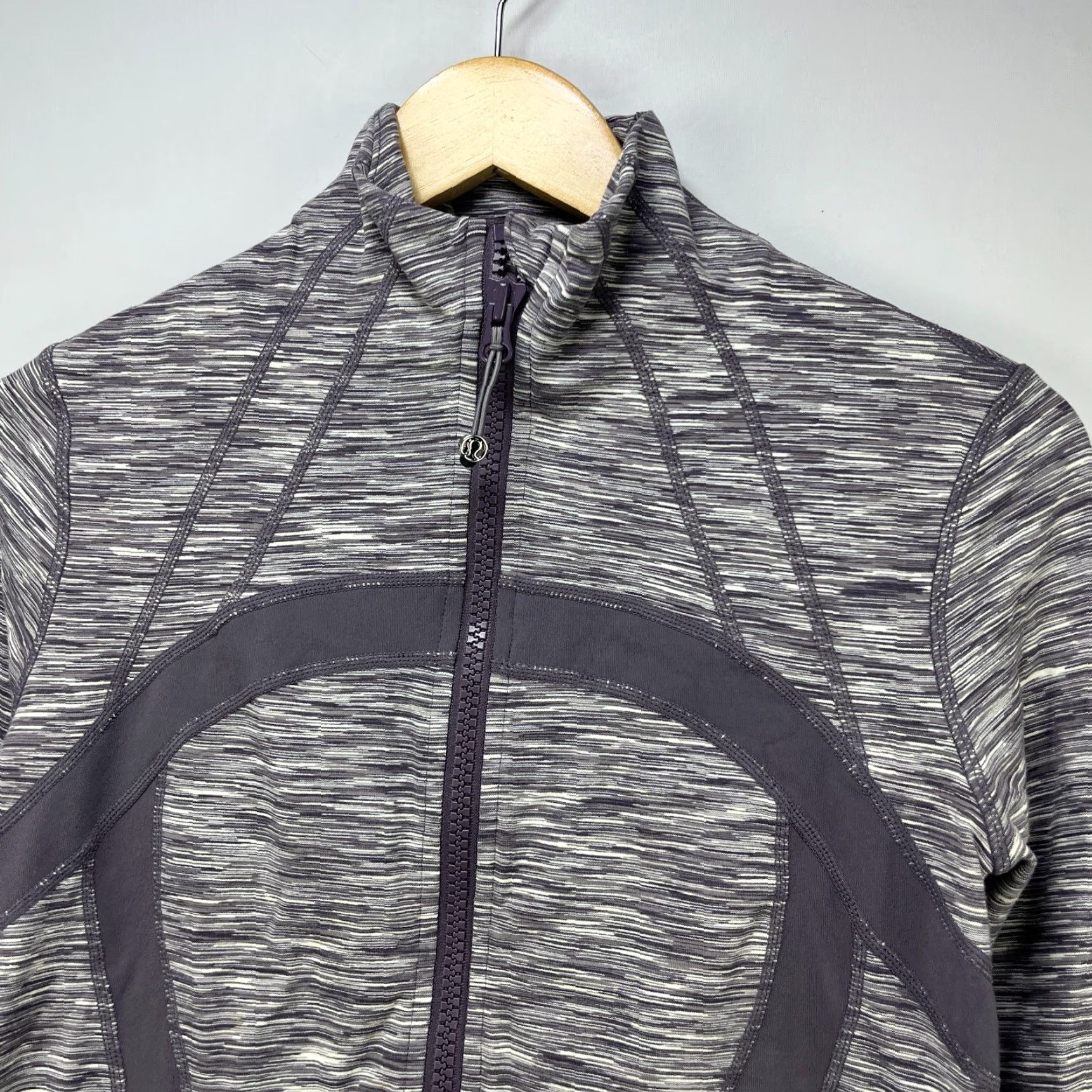 Lululemon Lululemon Define Jacket Women’s 10 Zip Up Gray Nylon Activewear | Zip-Up | Basic Jacket | Size 10 | Women | 90s? (No, keep relevant) Size L / US 10 / IT 46 - 3 Thumbnail